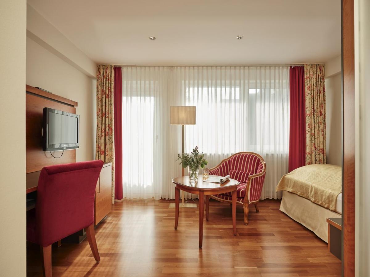 Chambre Simple Supérieure avec Balcon