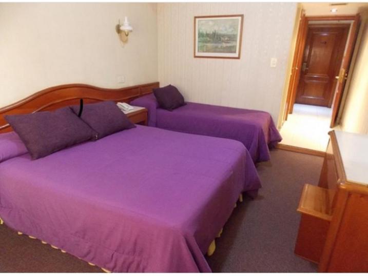 Quarto com Cama Queen-size