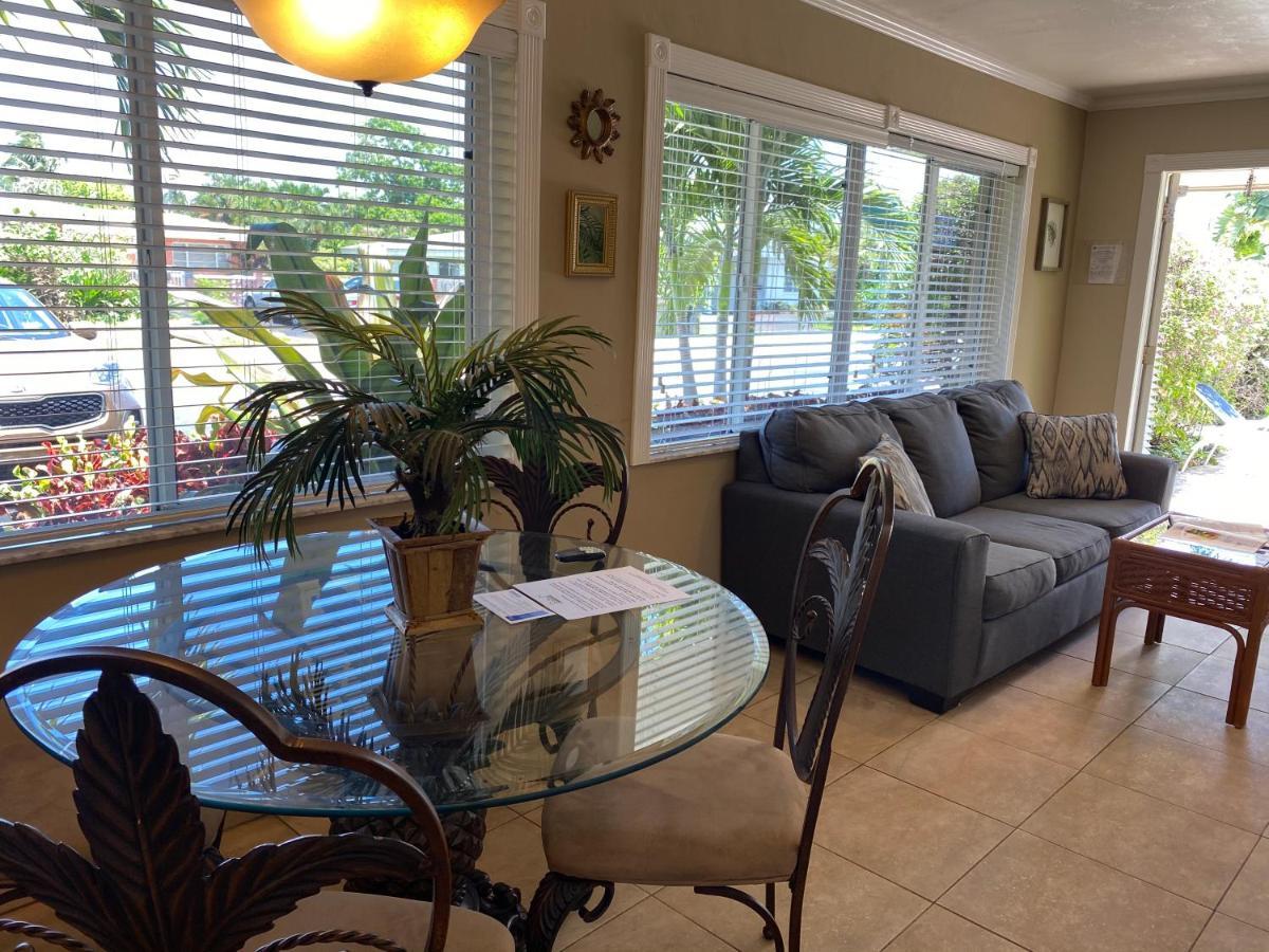 Queen One Bedroom Suite # 28