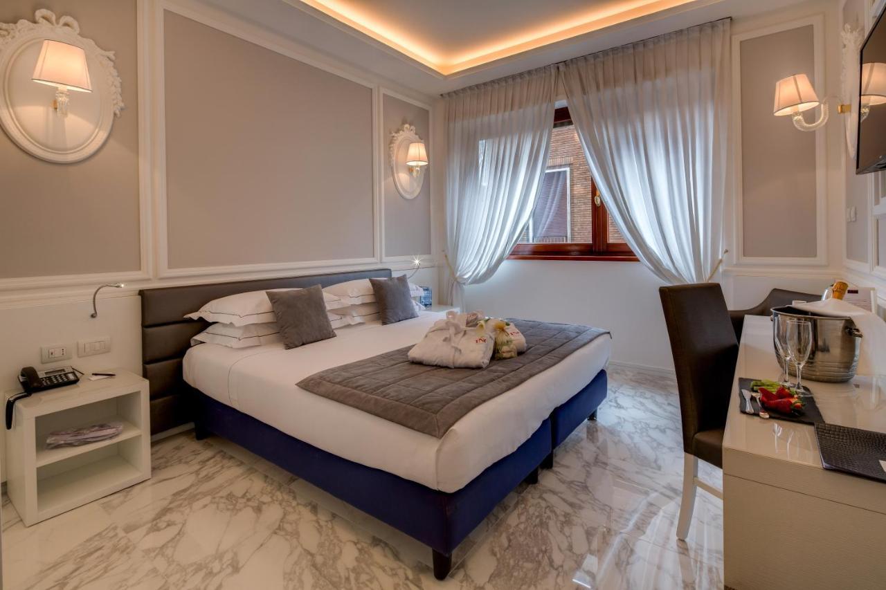 Classic Double Room - Single Use,735808612:JPEG
