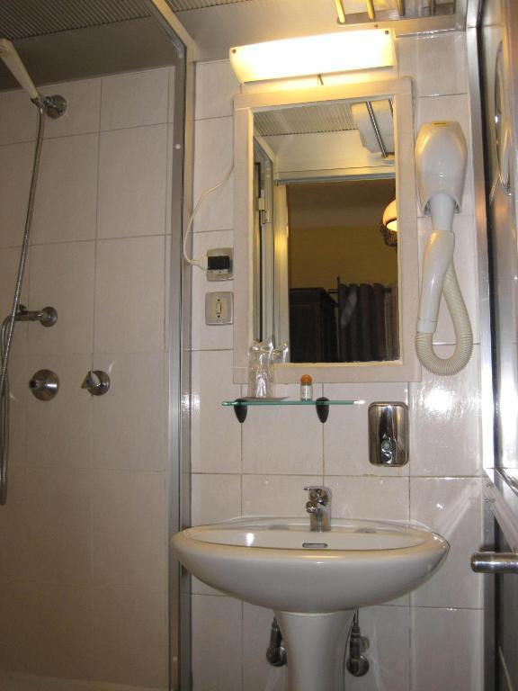 Camera Doppia con Letti Singoli