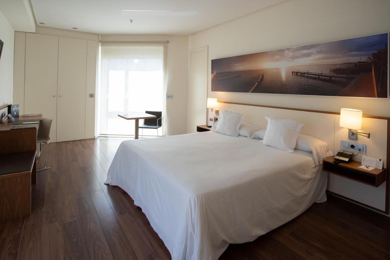 Queen Room Pool View