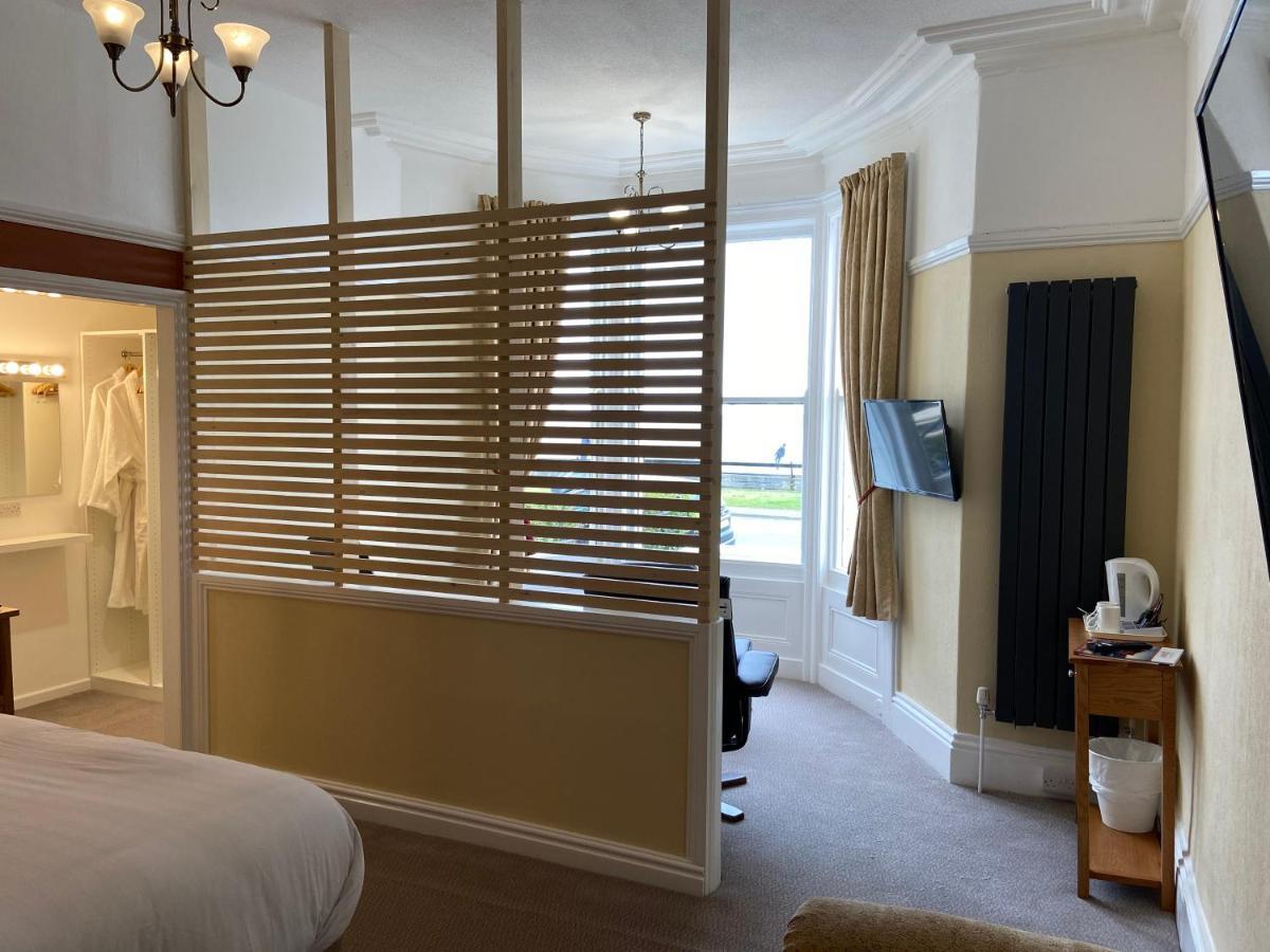 Deluxe Suite with Sea View