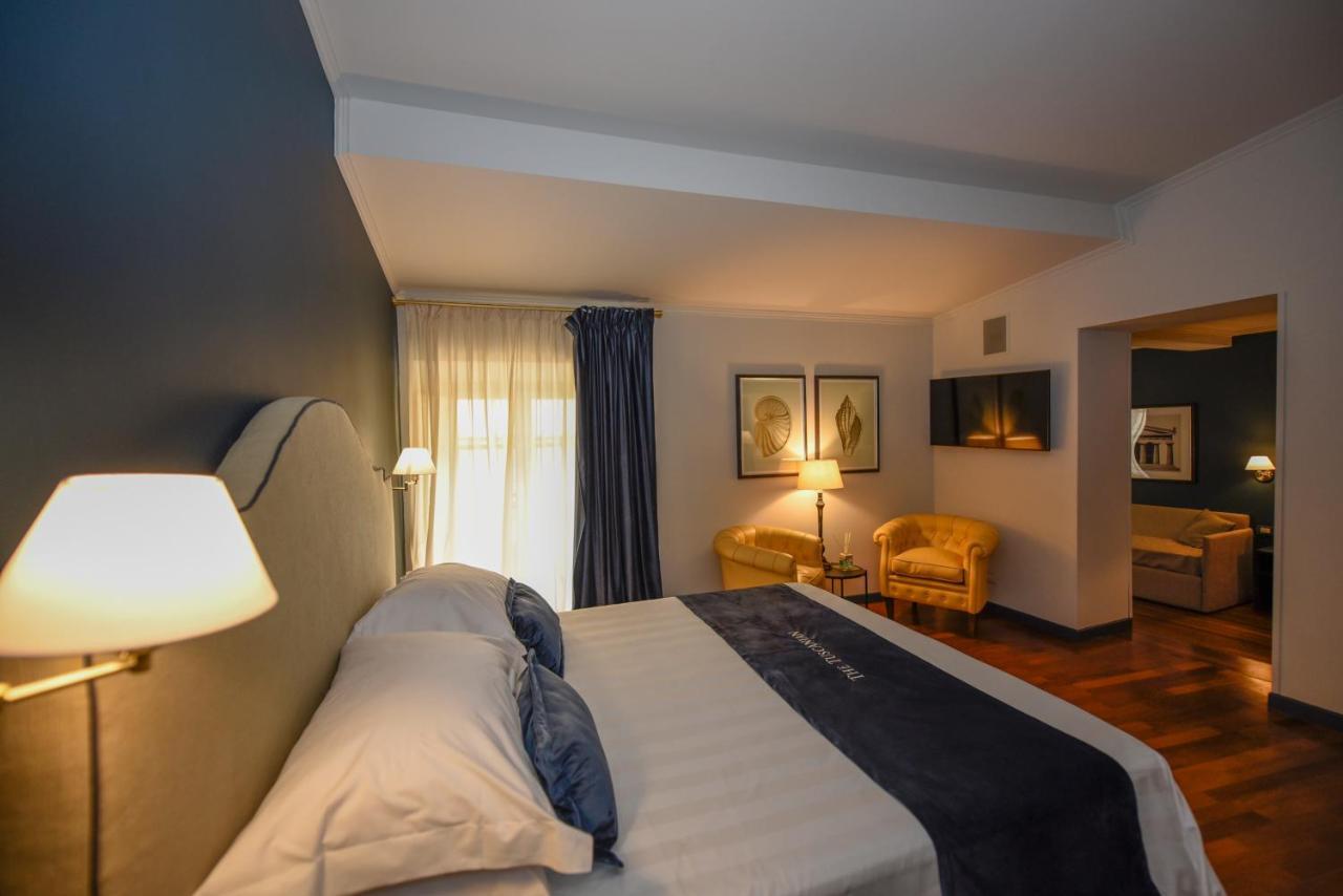 Deluxe King Suite