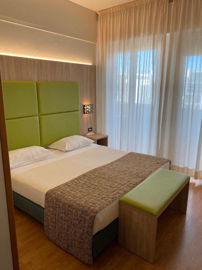 Double or Twin Room Sea View,1422927582:JPEG