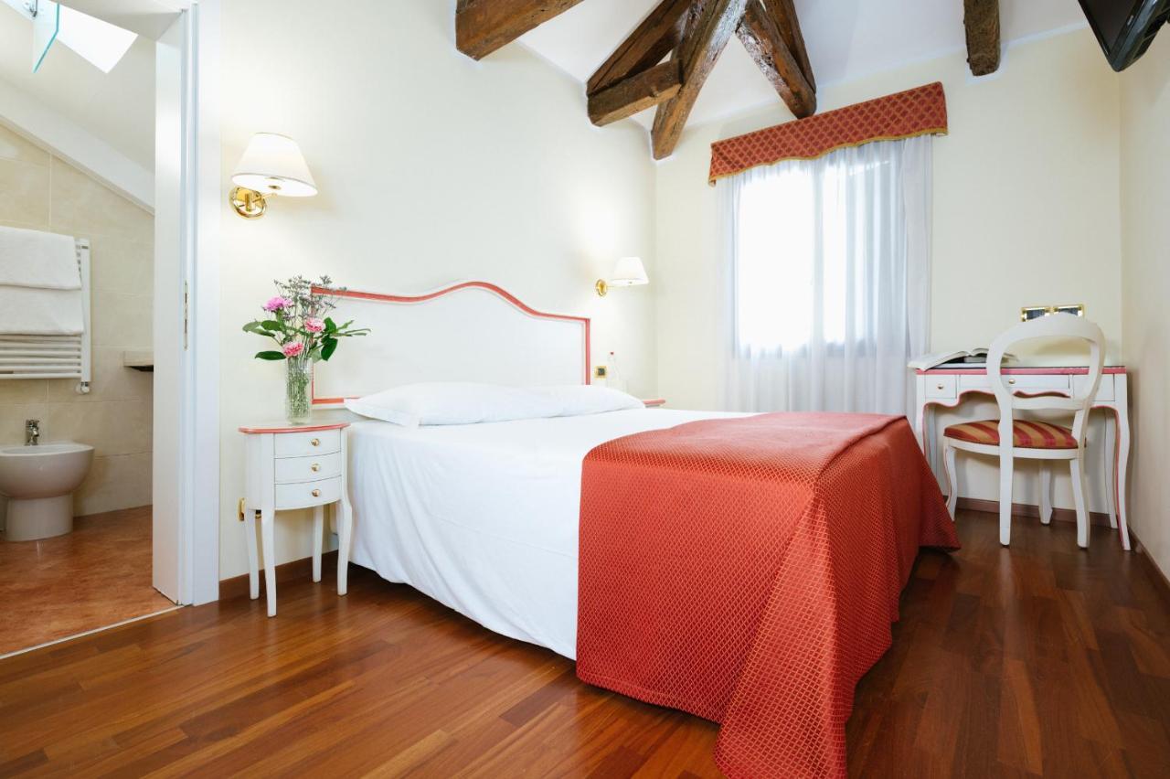 Deluxe Double Room,1147406236:JPEG