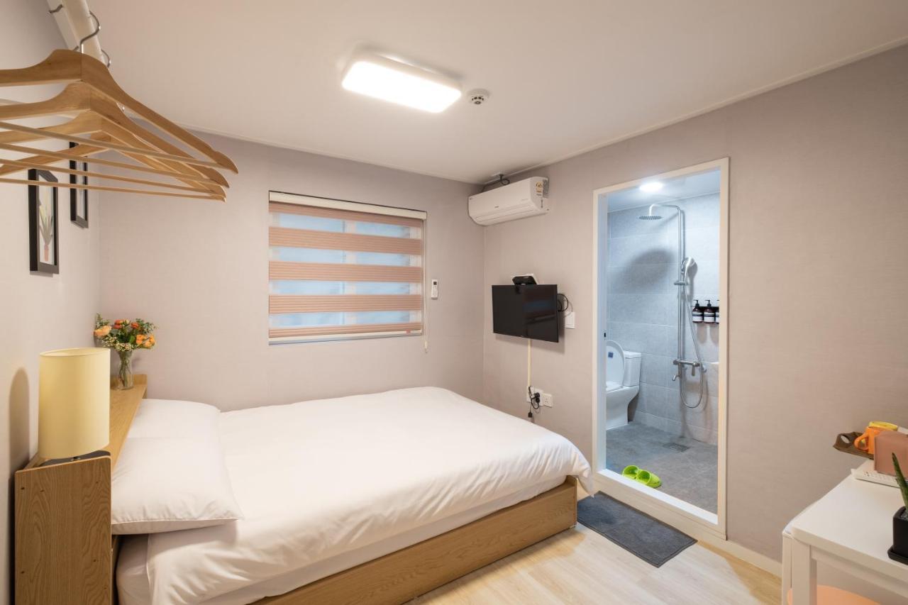 Double Room Private Bathroom