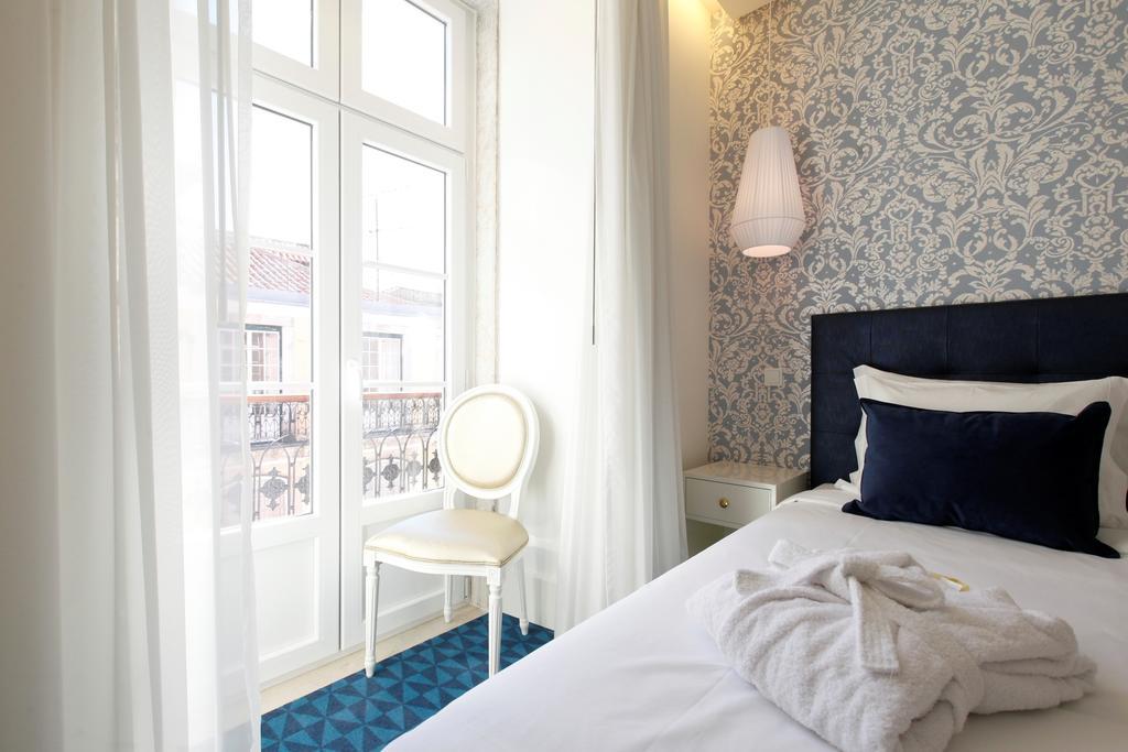 Doppel-/Zweibettzimmer mit Balkon
