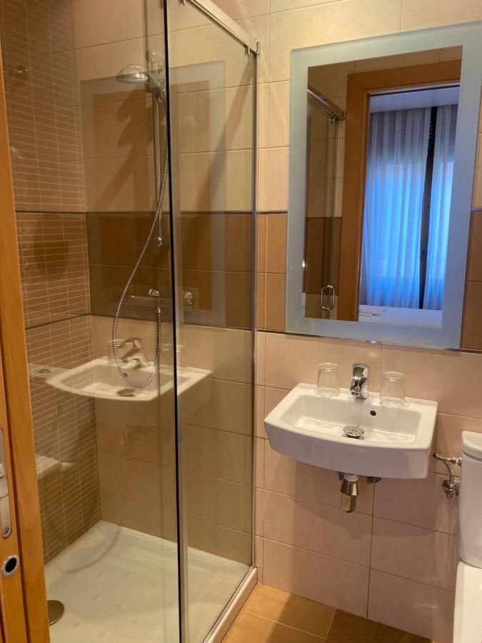 Twin Room Private Bathroom