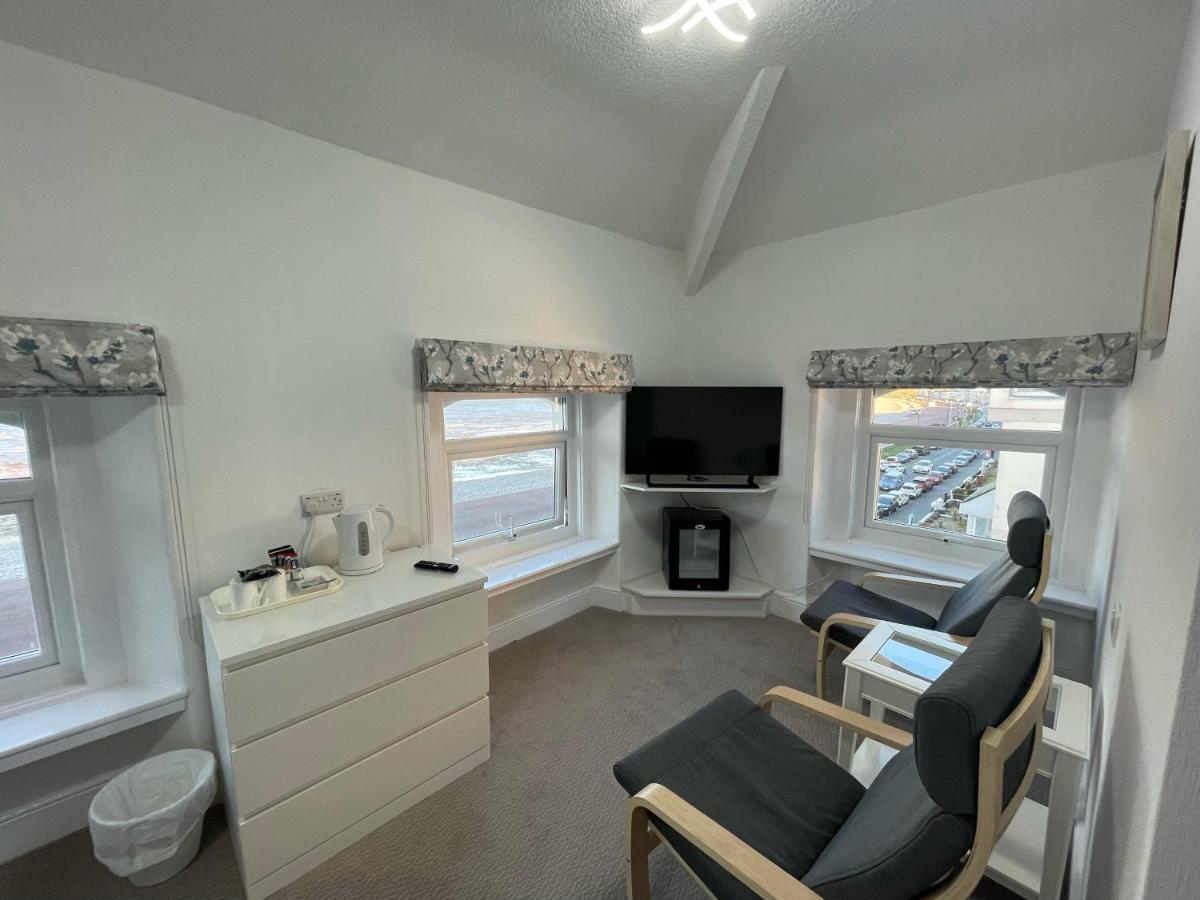 Deluxe Suite with Sea View