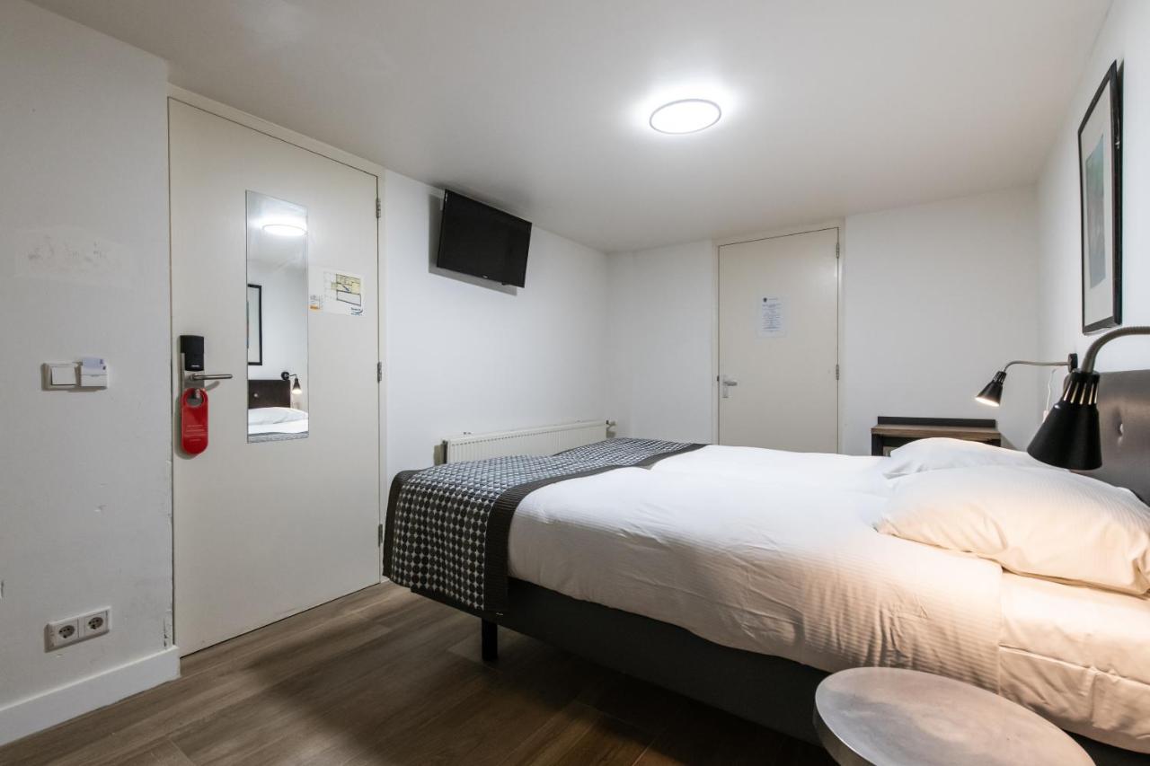 Chambre Lits Jumeaux en Souterrain
