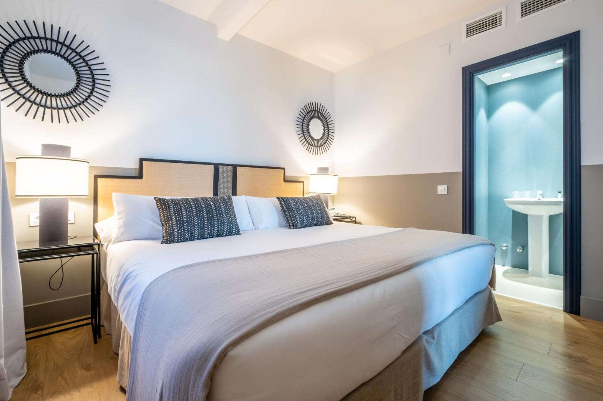 Double or Twin Room Sea View
