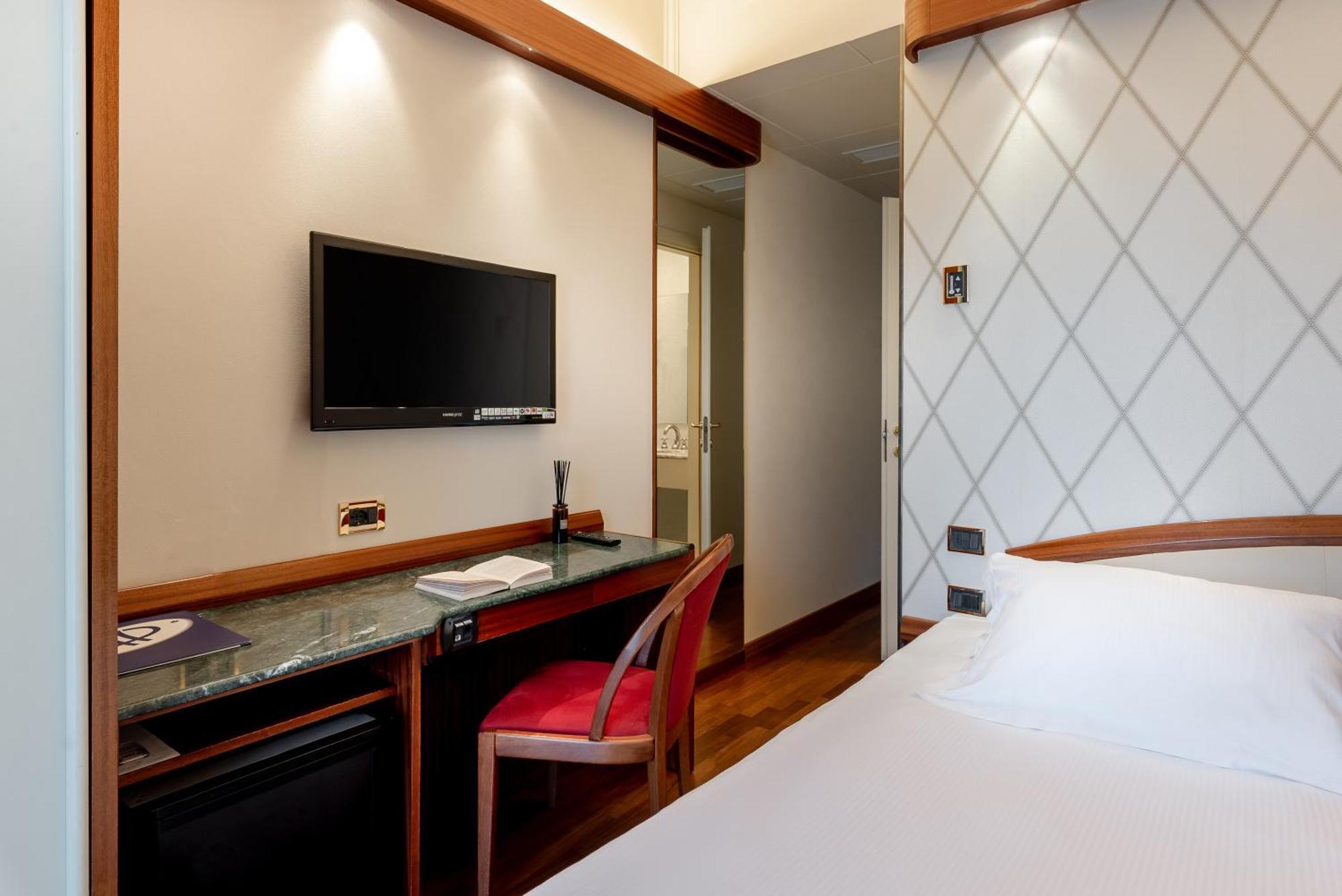 Single Room Balcony