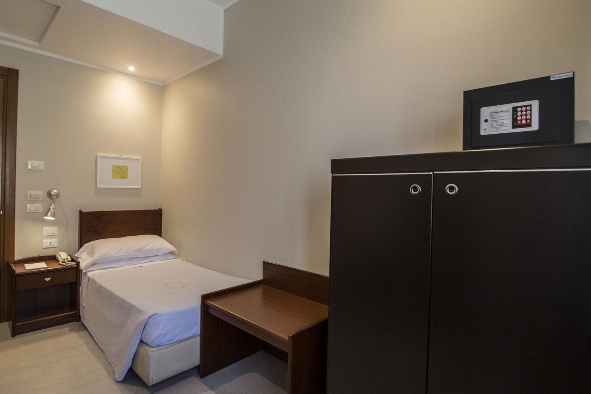 Single Room,1188935308:JPEG