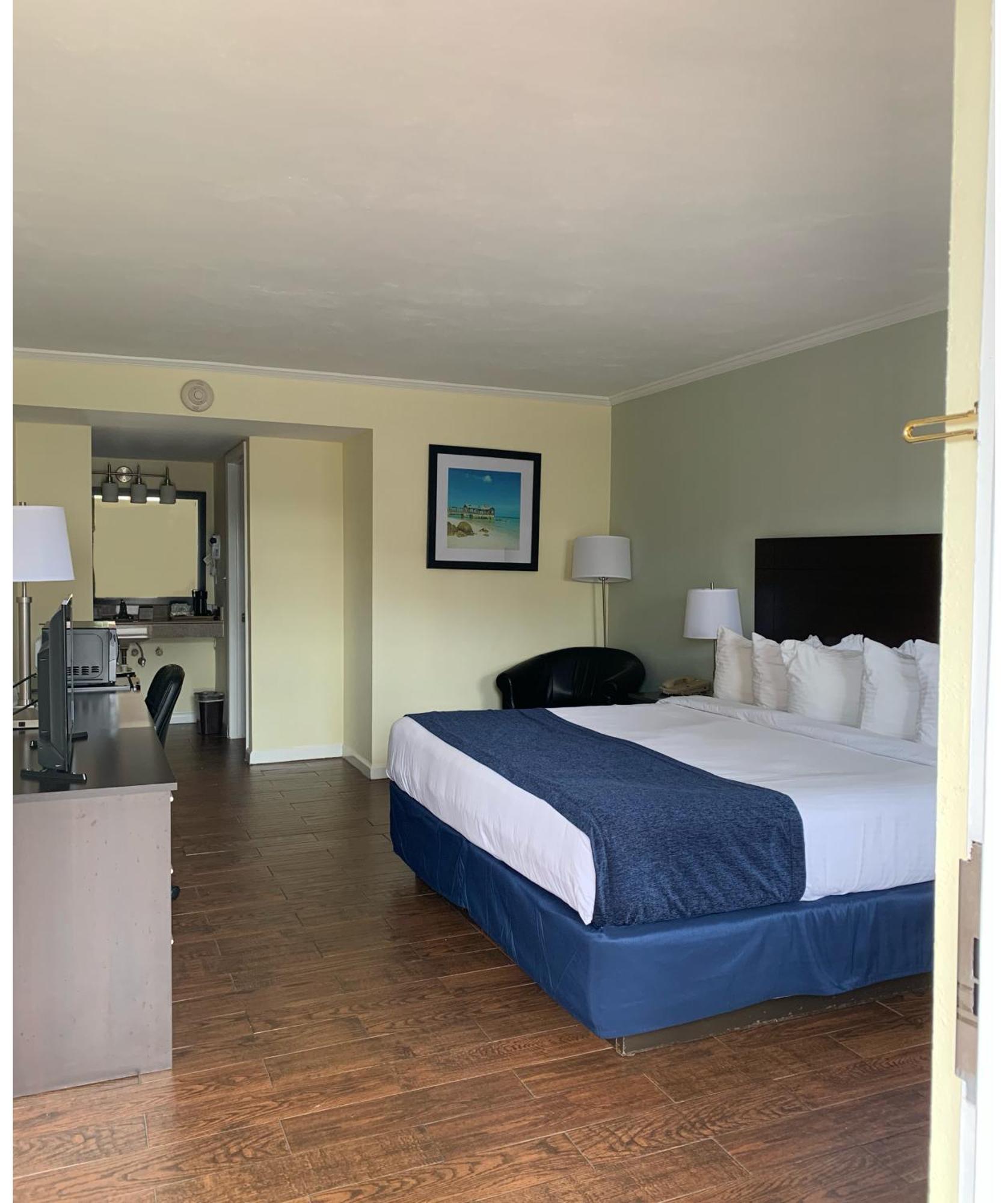 Standard King Room