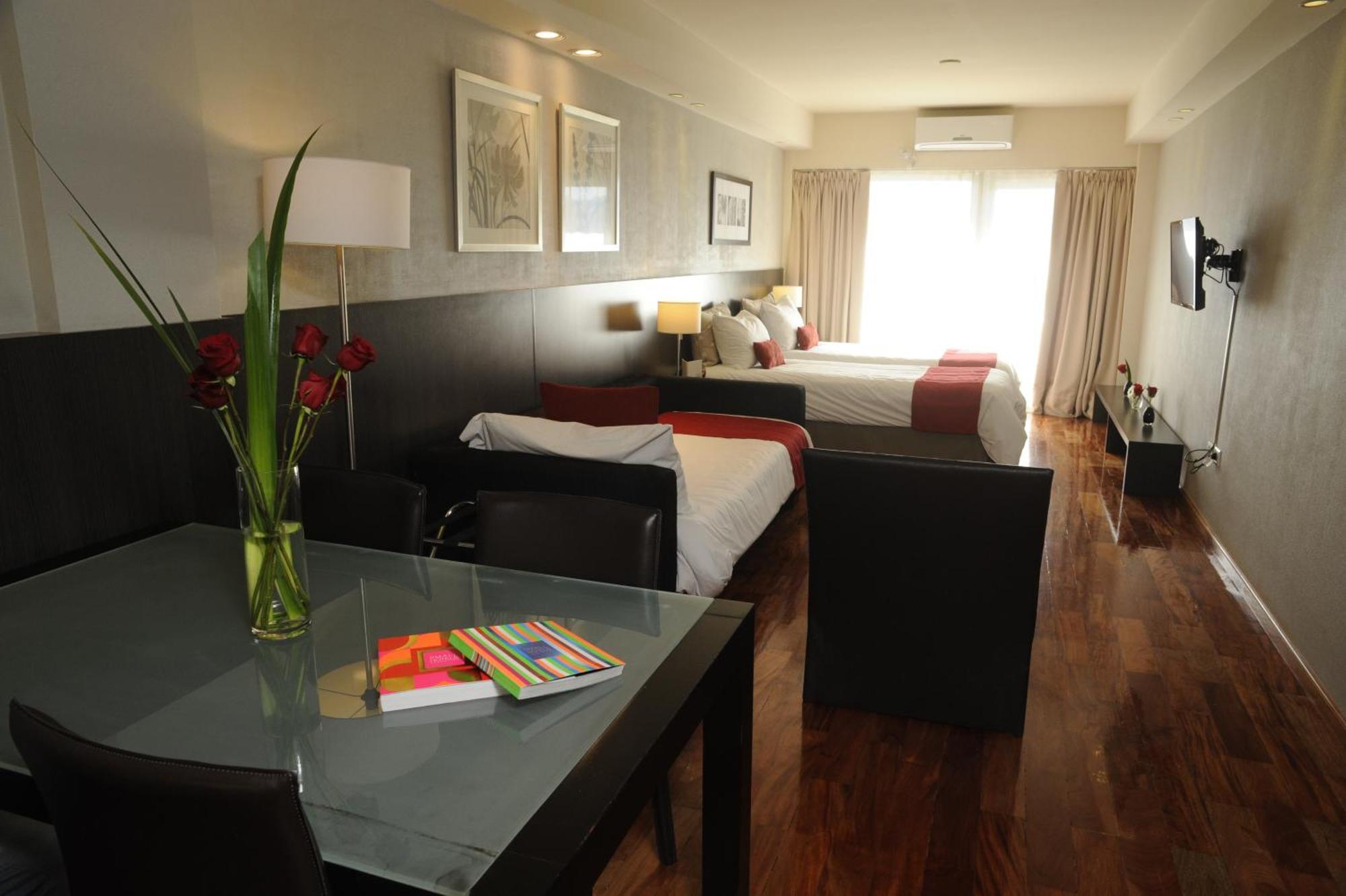 Family Room,1369752548:JPEG