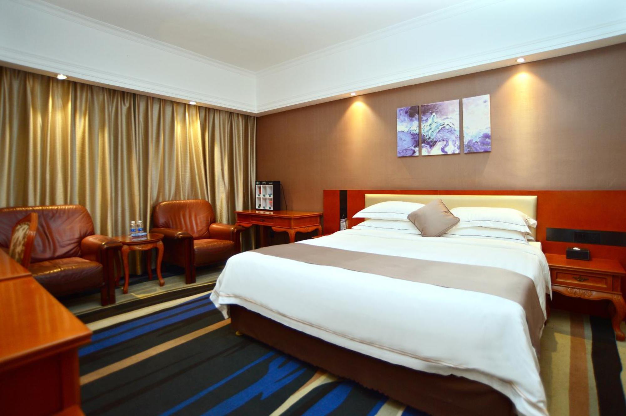 Classic Queen Room,1212898936:JPEG