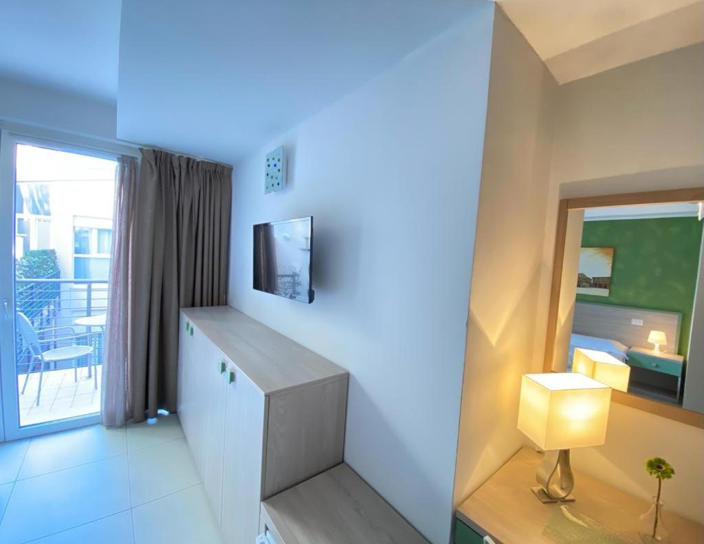 Luxury Triple Room