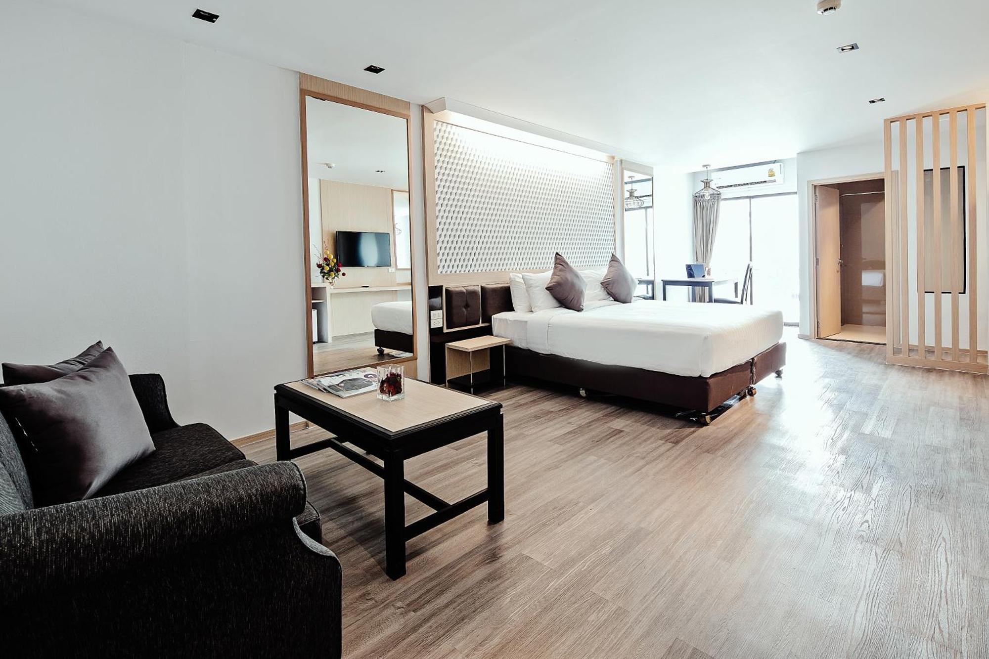 Junior Suite King Room