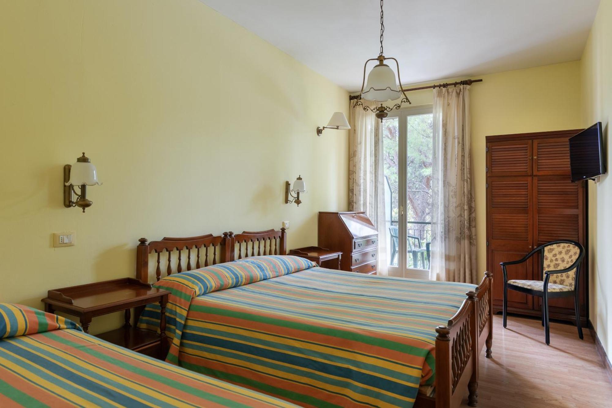 Triple Room,1216170352:JPEG