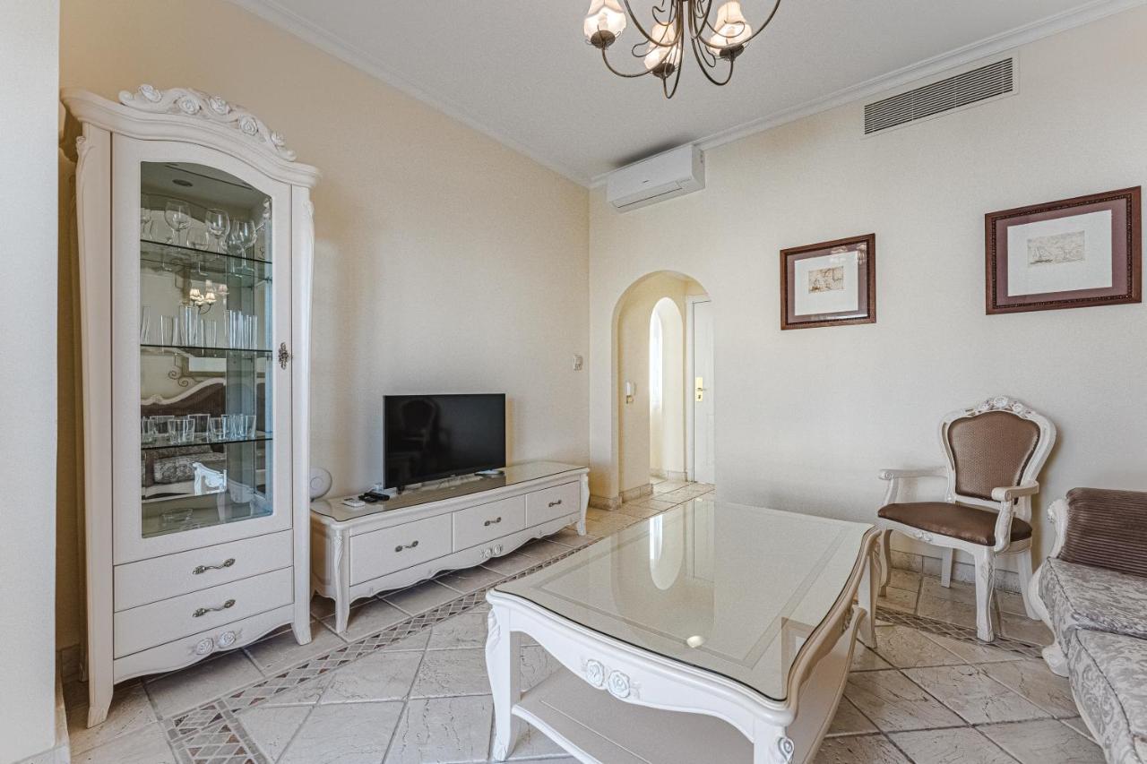 Suite met 1 Slaapkamer (2 Volwassenen)