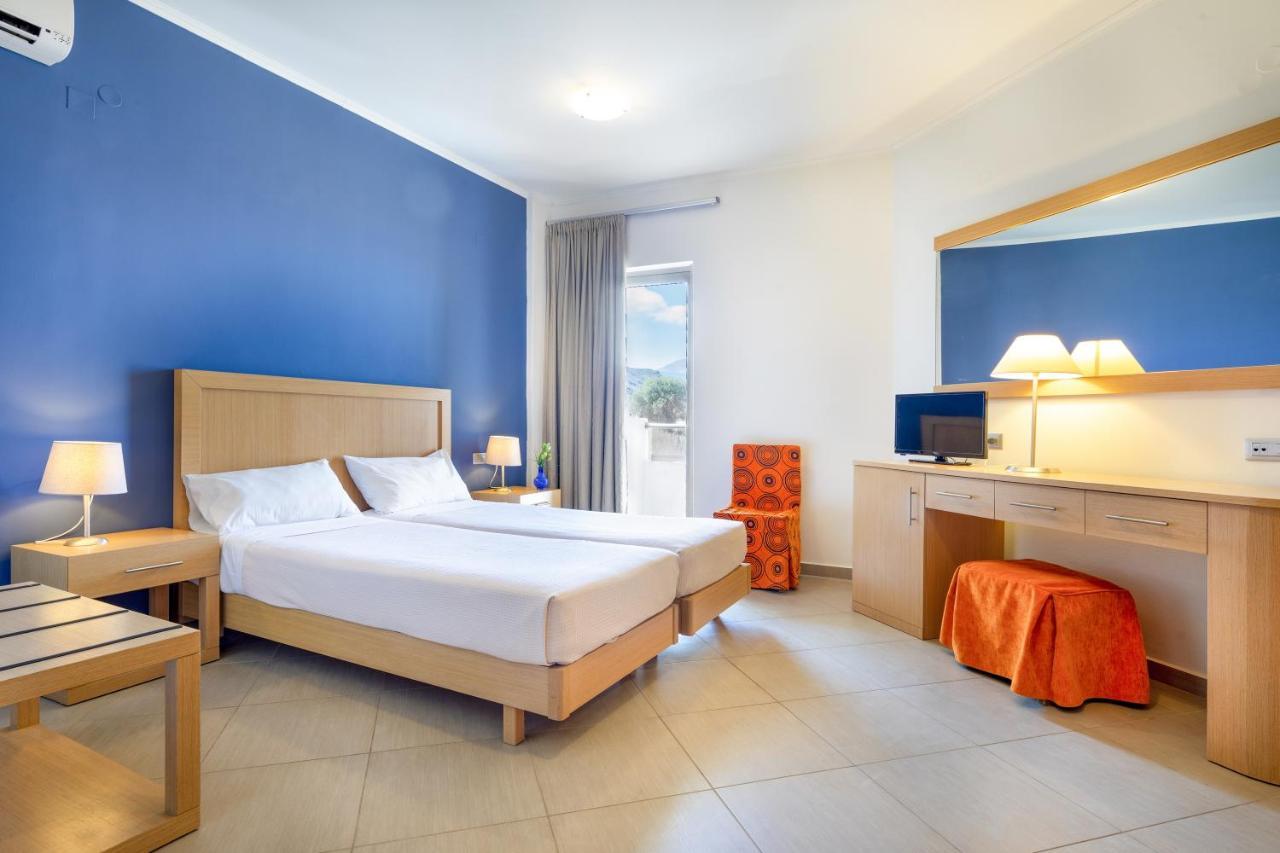 Double or Twin Room Side Sea View