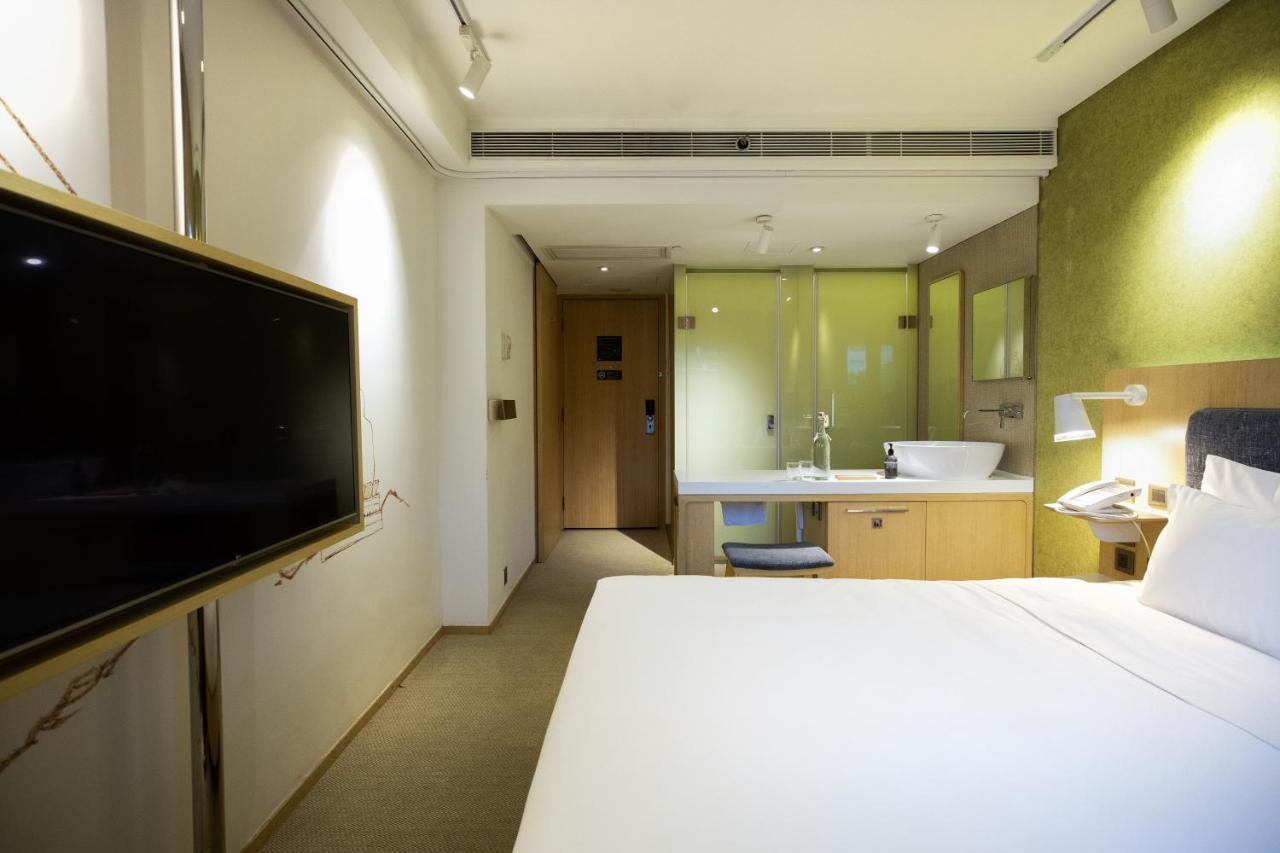 Cabin Room (Studio Style)