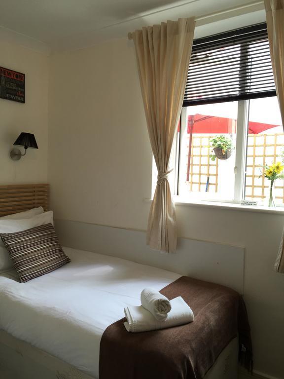 Small Single Room