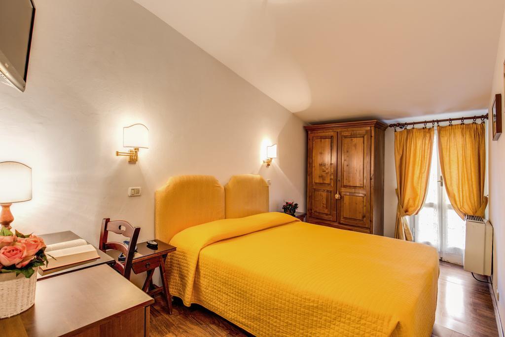 Classic Double or Twin Room Balcony