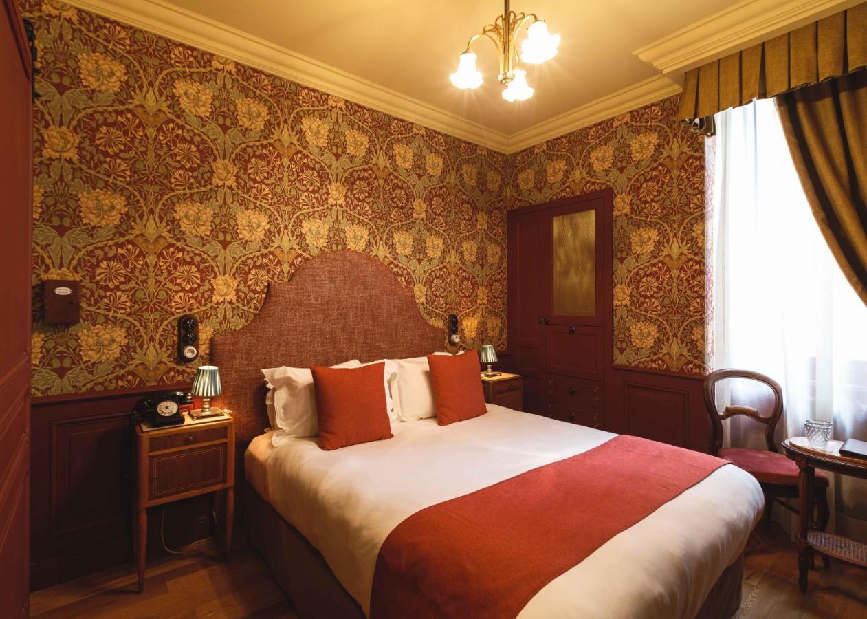Deluxe Queen Room Boudoir