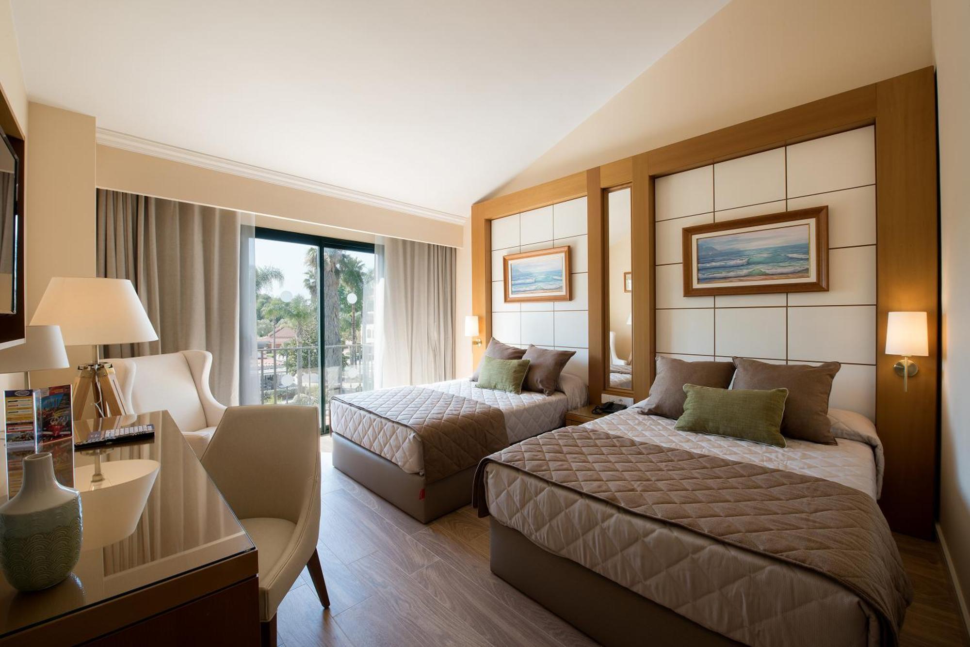 Standard Room Access to PortAventura Park 1 access to Ferrari Land
