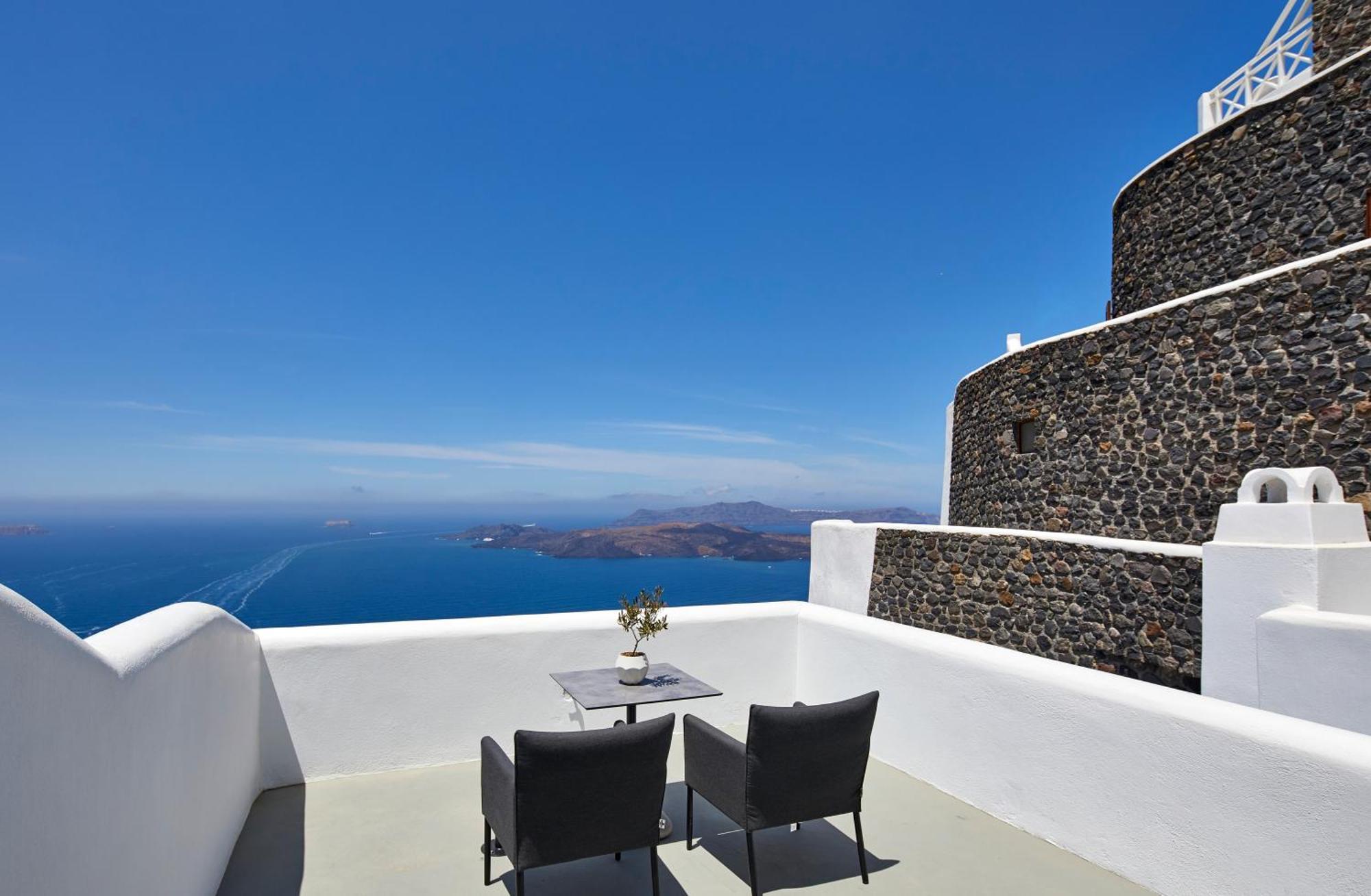 Petit Suite Caldera View