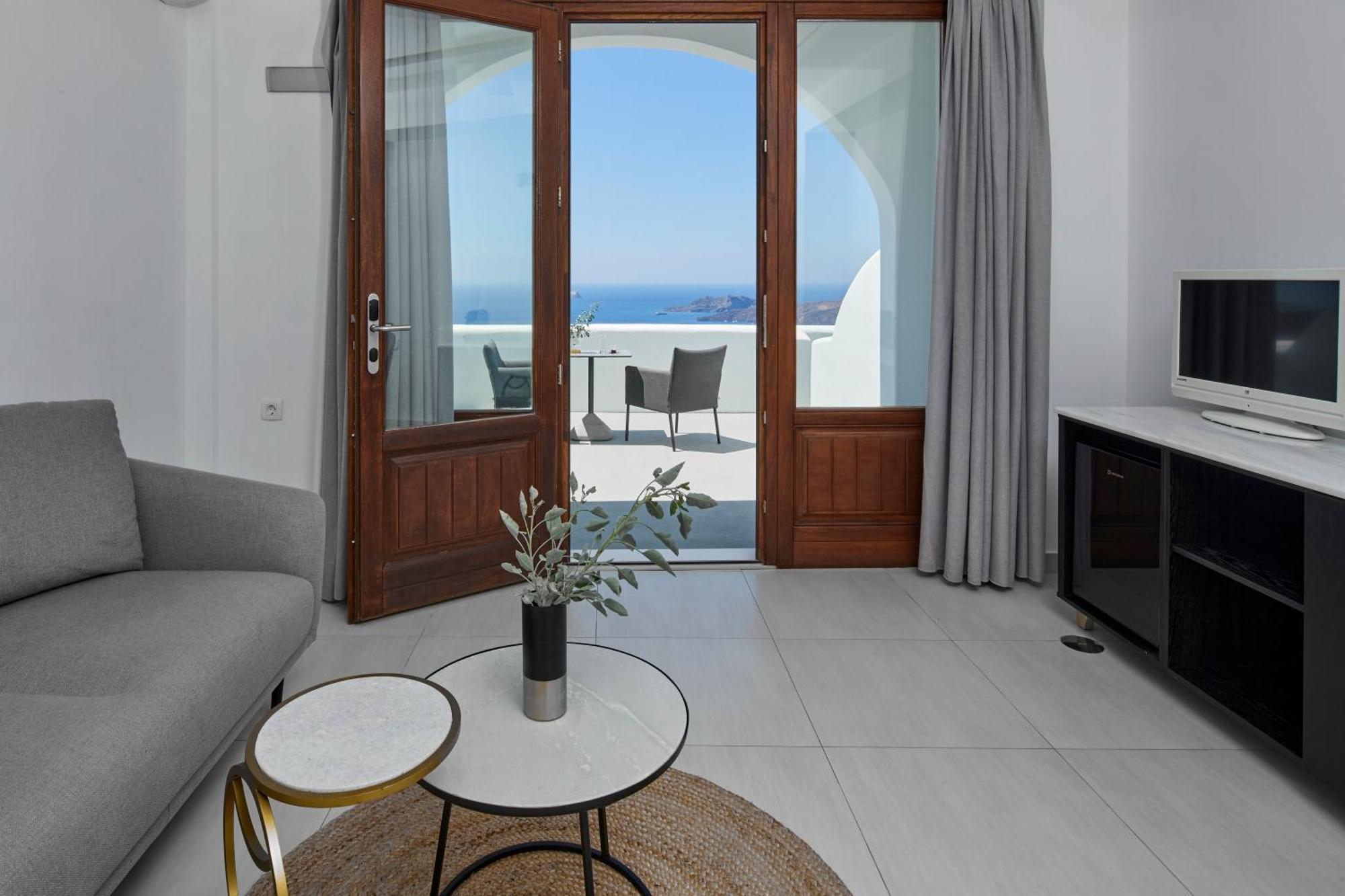 Petit Suite Caldera View