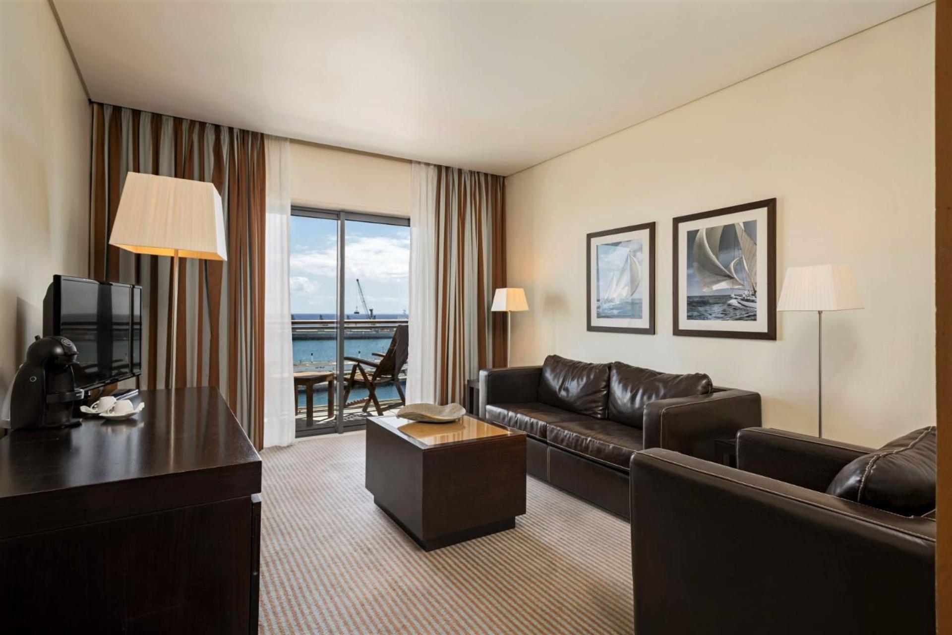 Deluxe VIP Suite Sea View