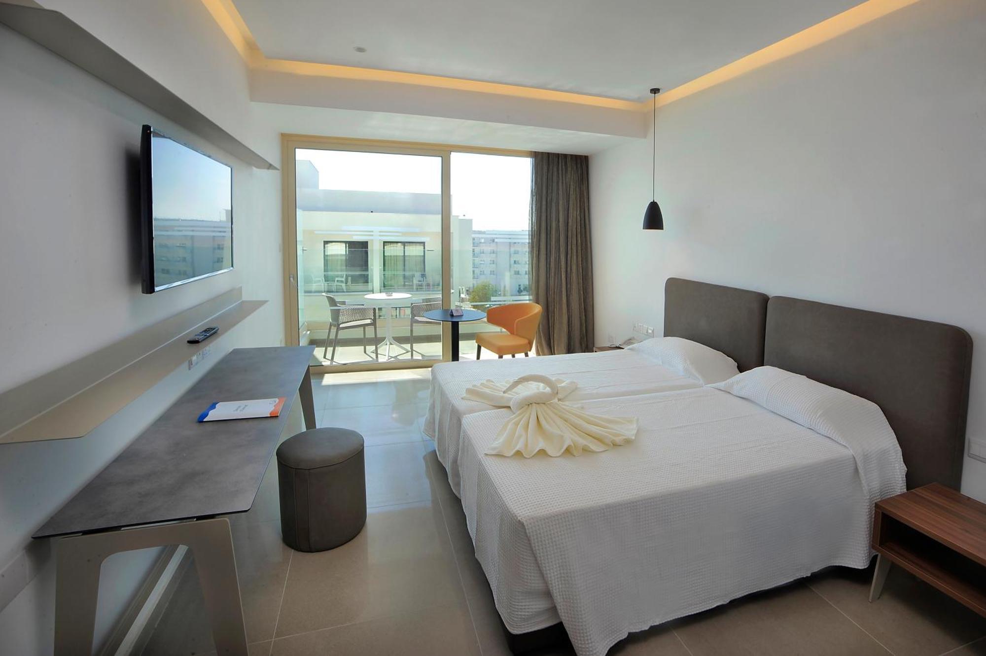 Luxury Double Room Inland View