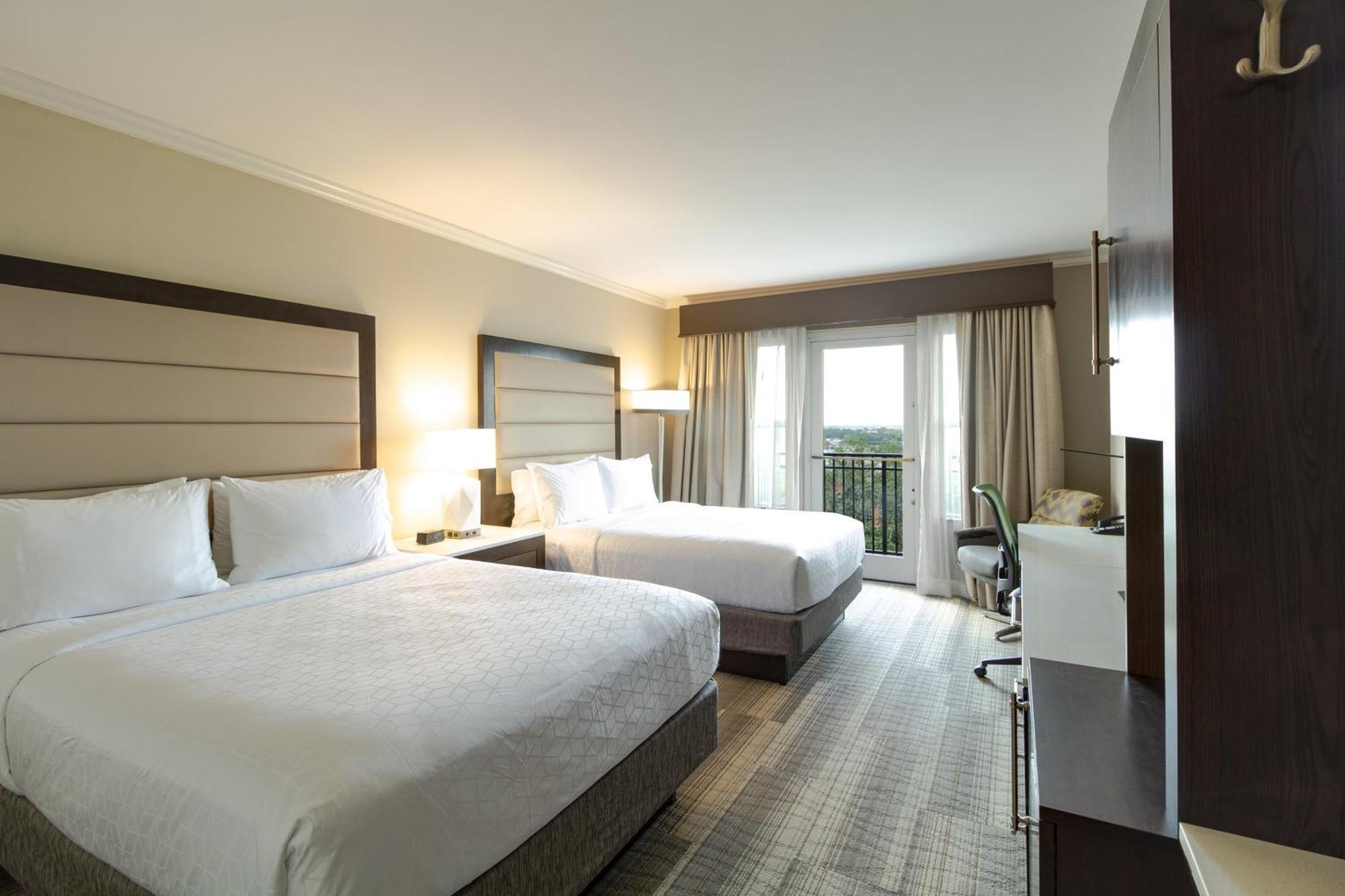 Queen Room Two Queen Beds Balcony Non-Smoking