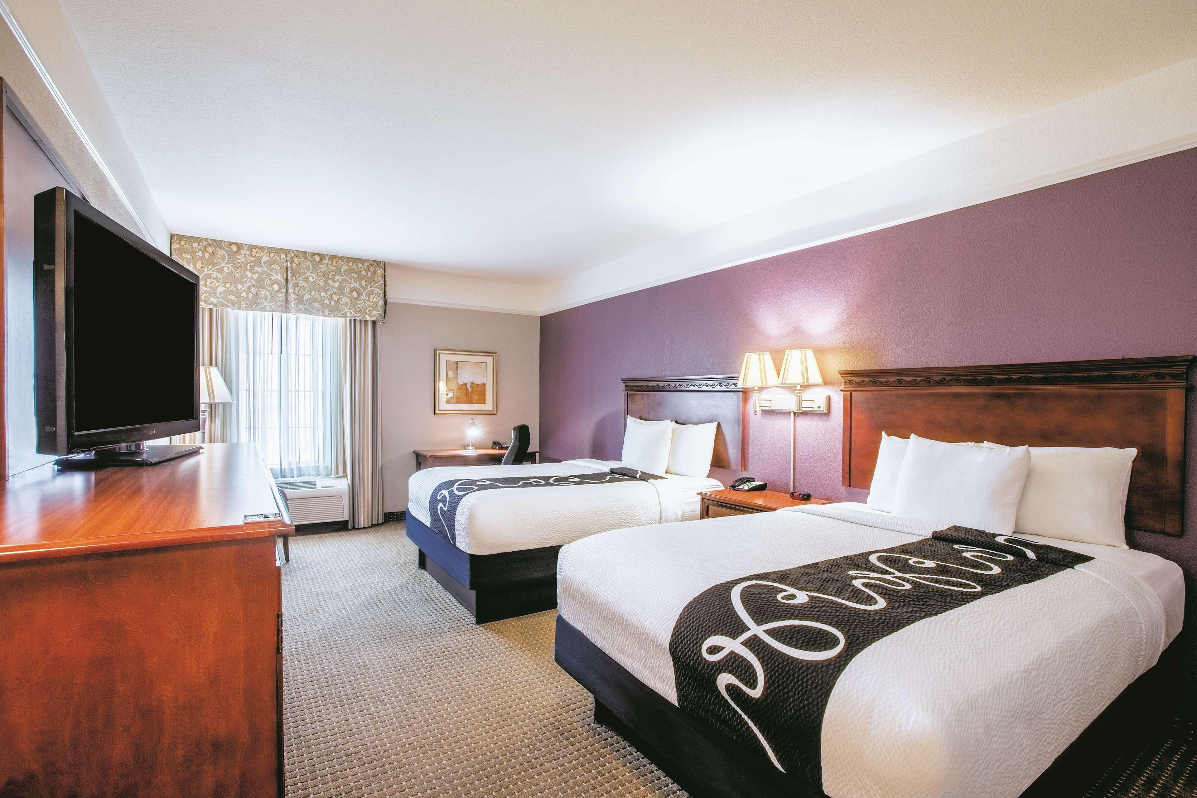 Deluxe Queen Room Two Queen Beds
