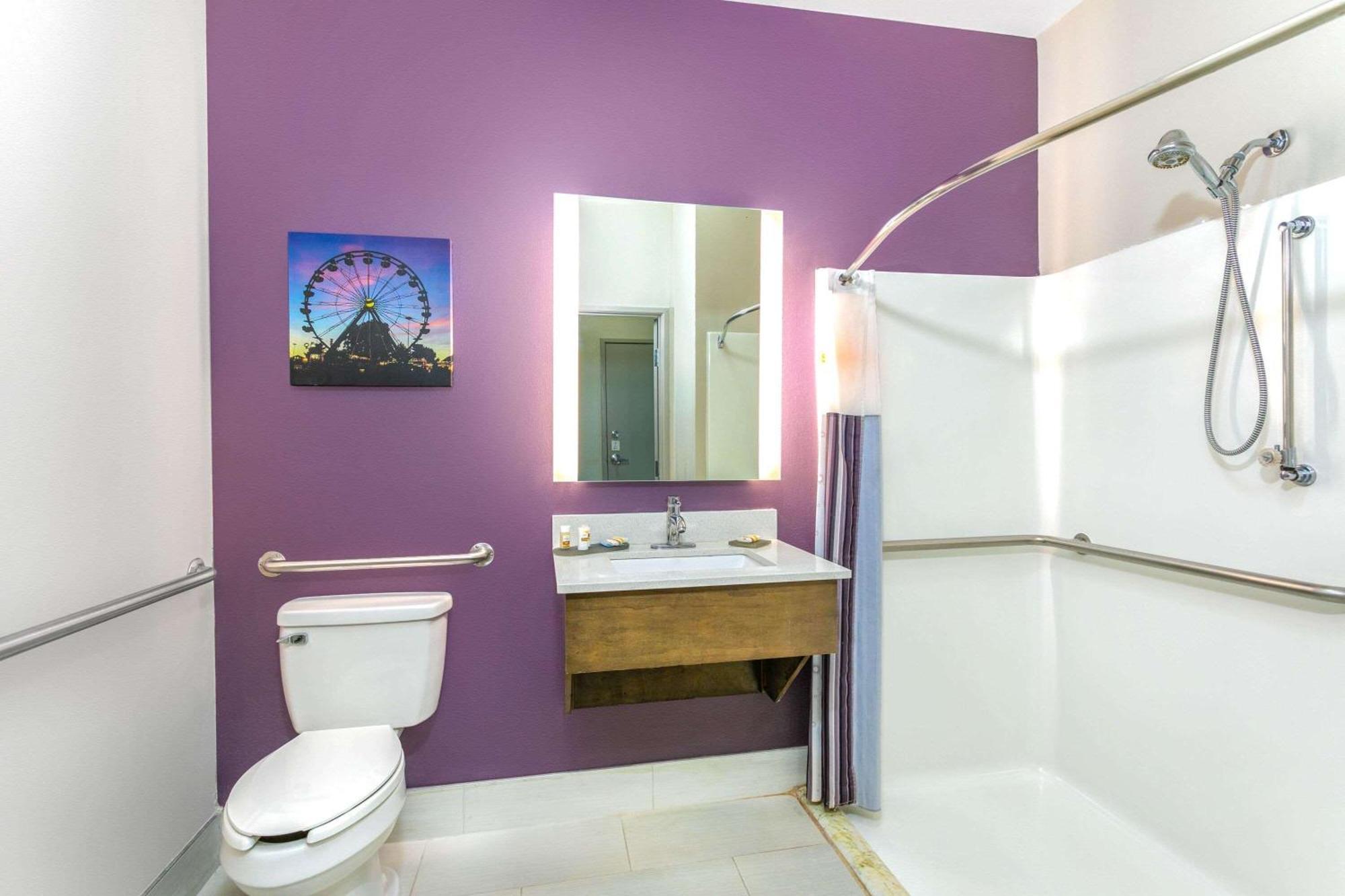 Queen Room Two Queen Beds Roll Shower Mobility or Hearing Impaired Accessible or Non-Smoking