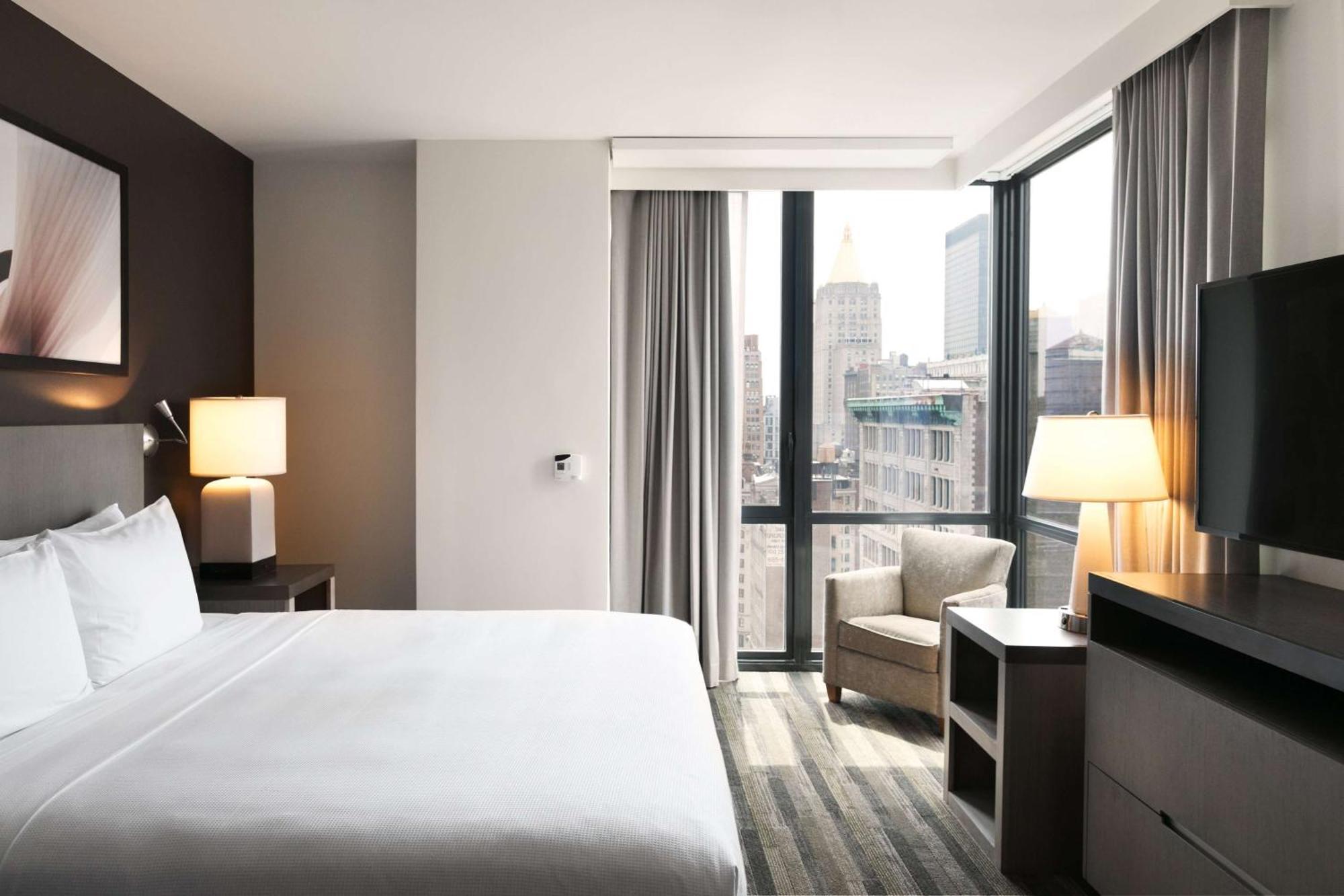 One-Bedroom Specialty King Suite with Kitchen and Roll-In Shower - Disability Access,1499235577:JPEG