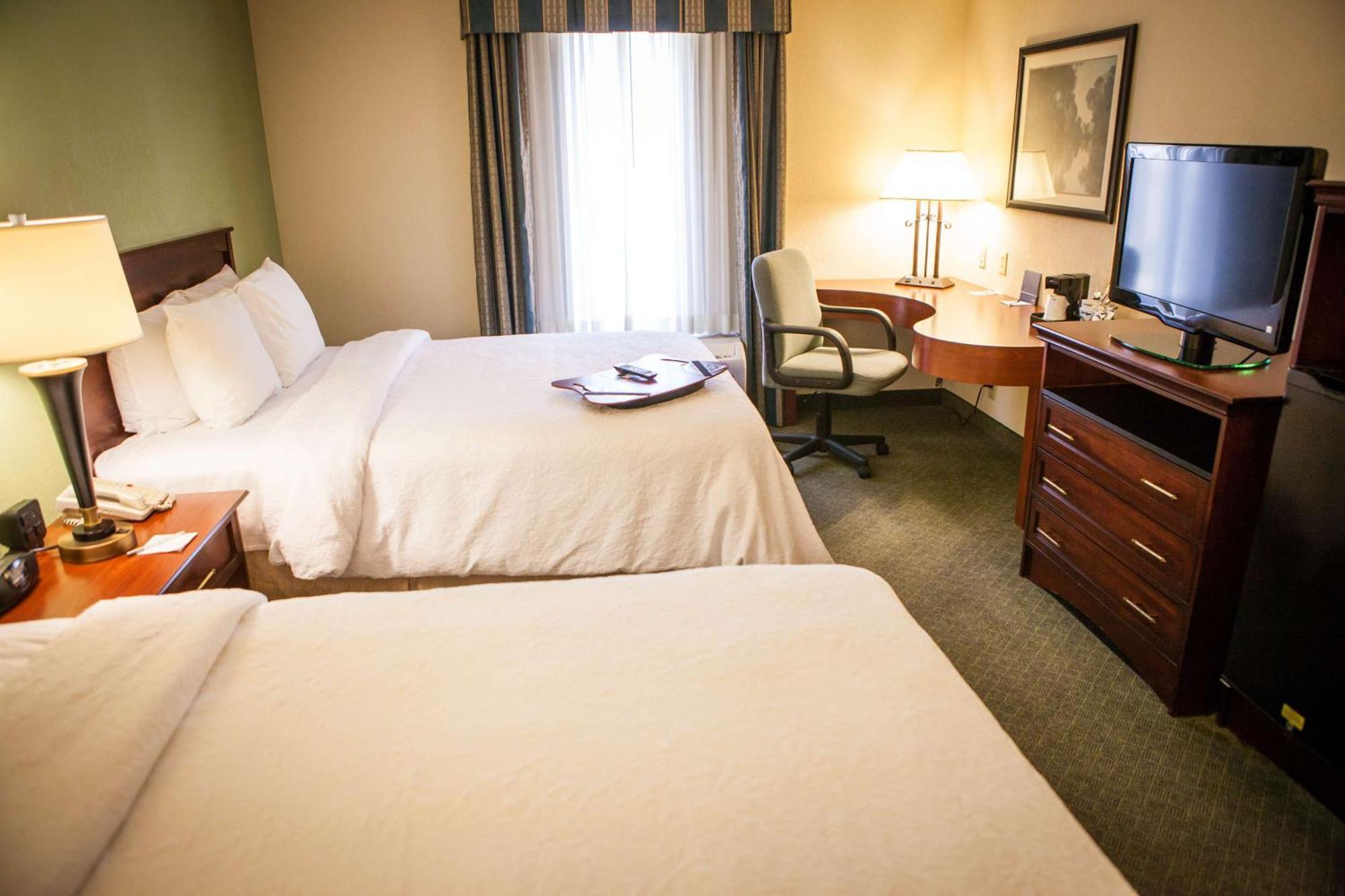 Queen Room Two Queen Beds Hearing Access or Non-Smoking