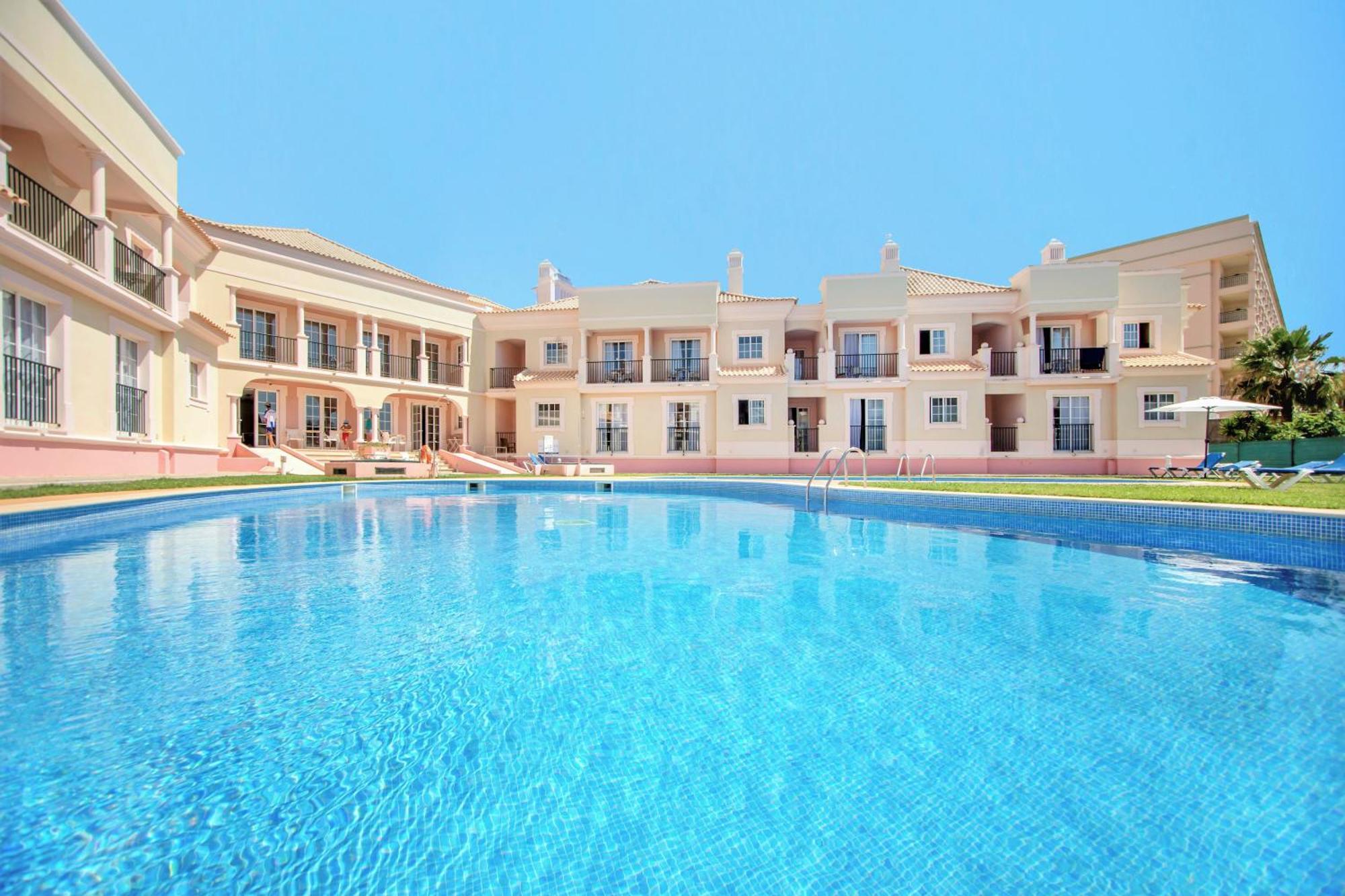 One-Bedroom Apartment Pool View