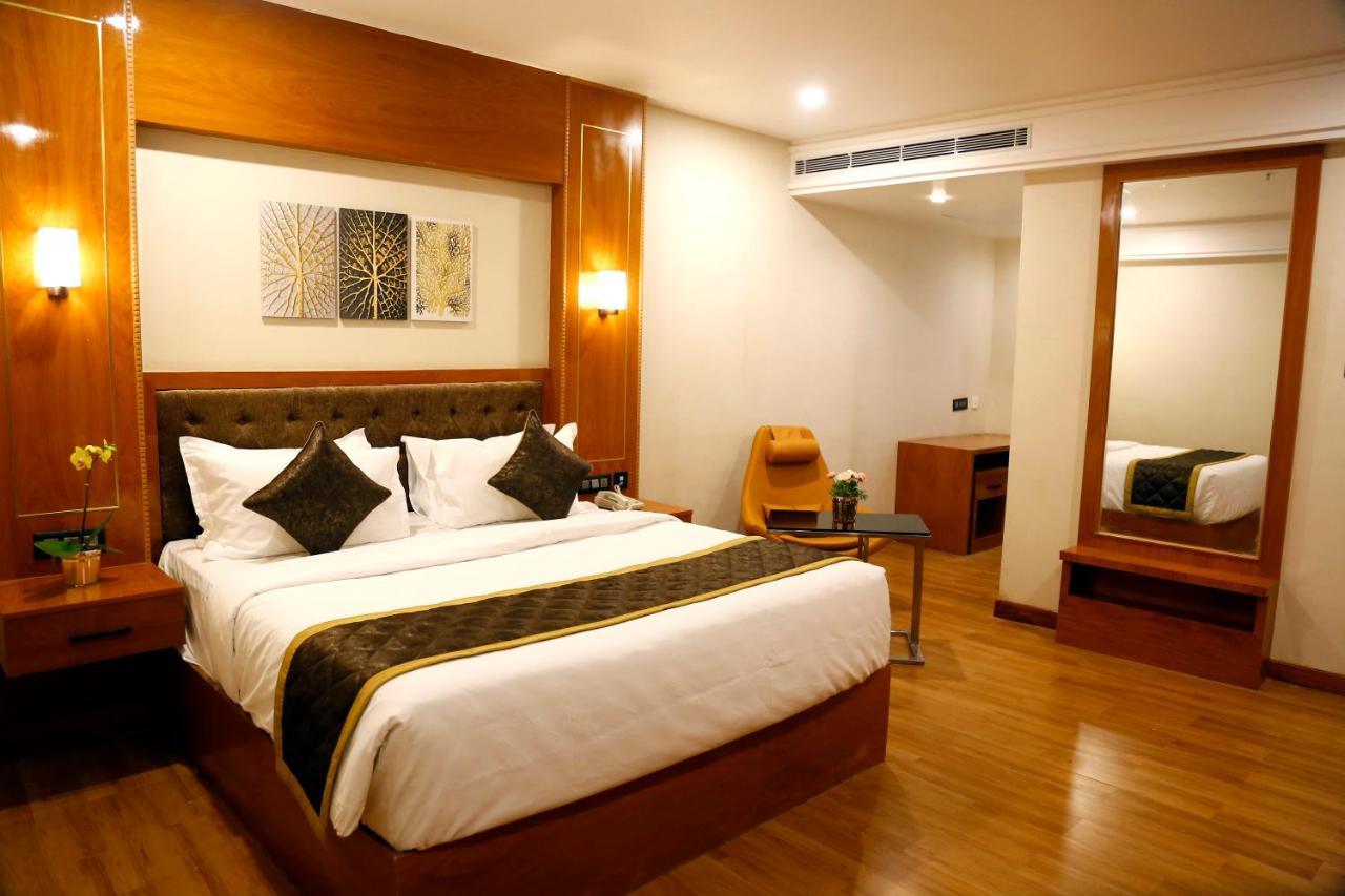 Deluxe King Room
