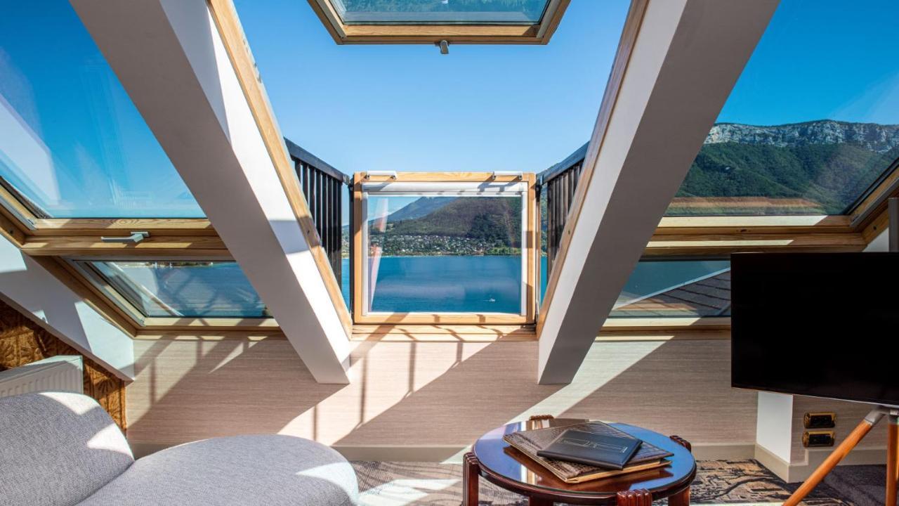 Deluxe Room Lake side Double or Twin beds