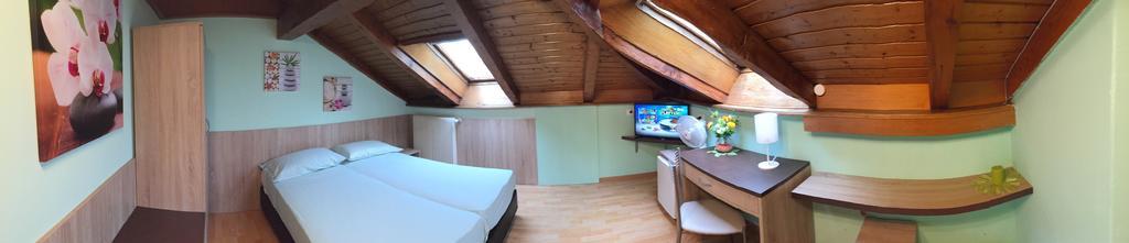 Camera Familiare con Bagno Privato