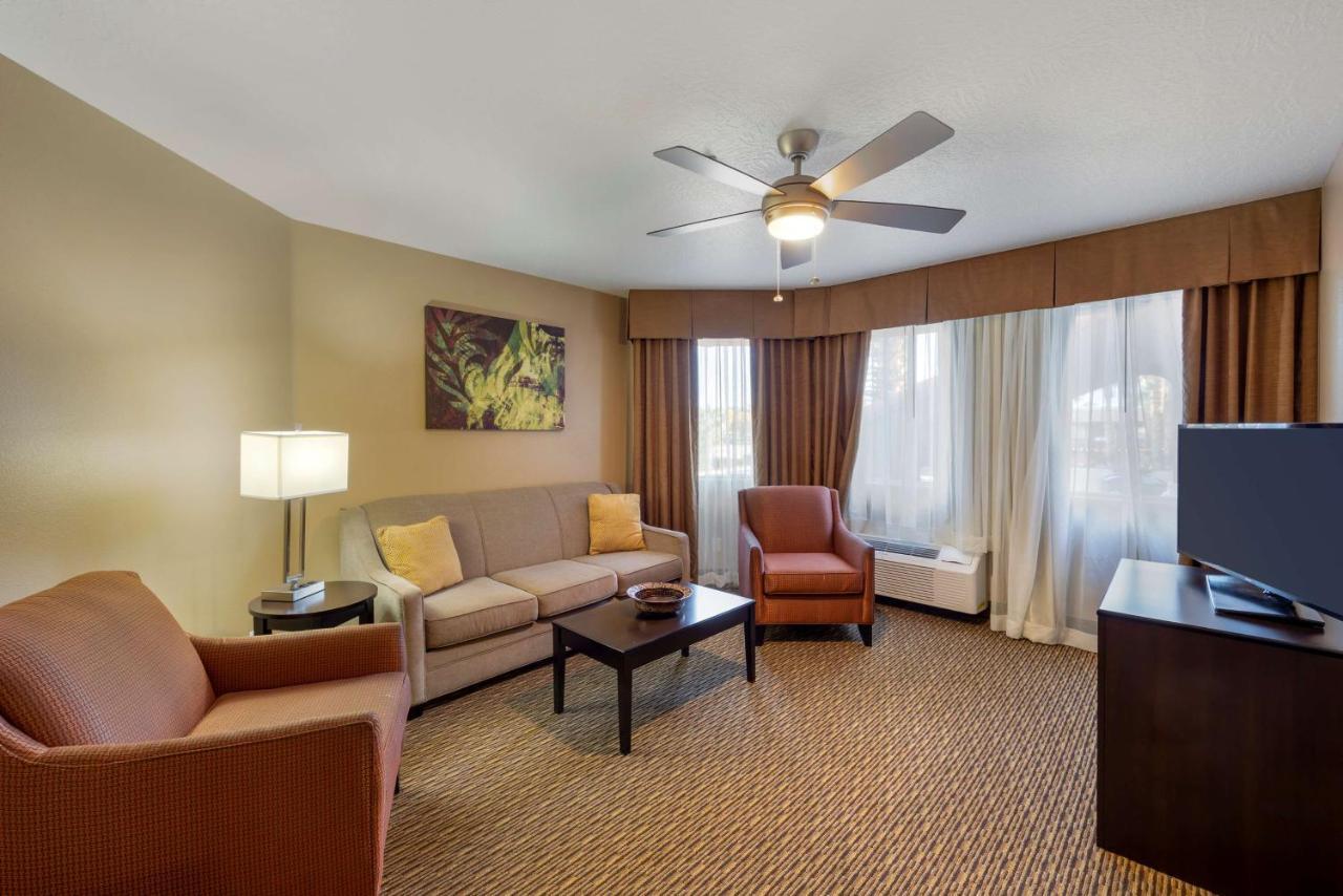 King Suite Non-Smoking
