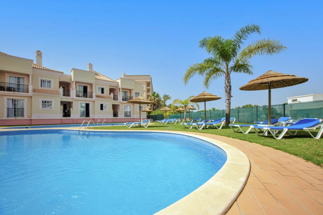 One-Bedroom Apartment Pool View