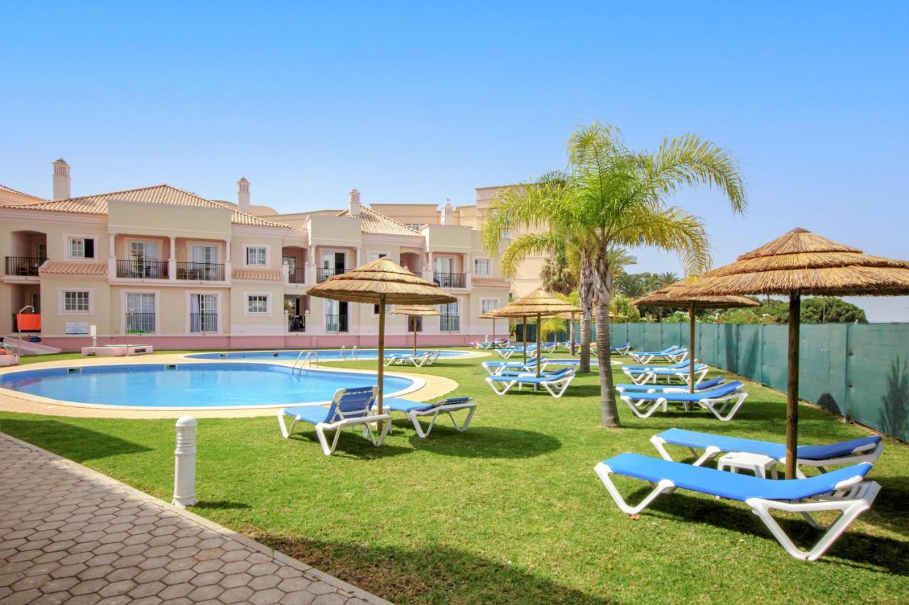 One-Bedroom Apartment Pool View