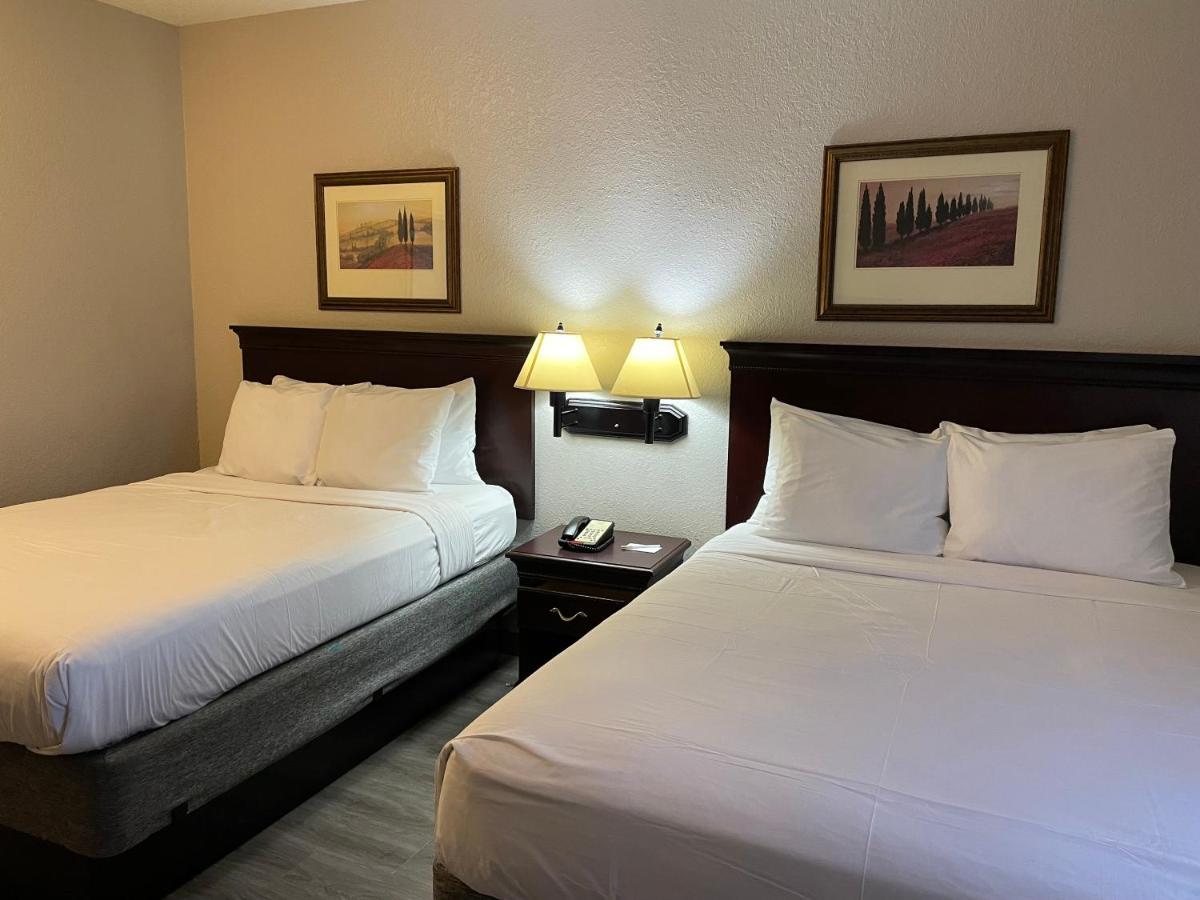 Queen Room Two Queen Beds Non-Smoking