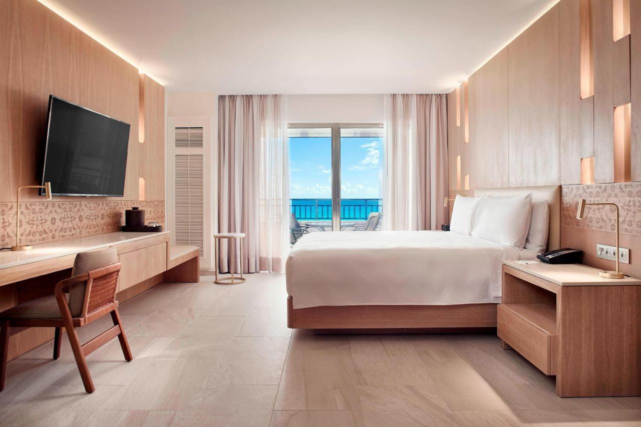 JW Luxury Suite, Junior Suite, 1 King, Sofa bed, Balcony