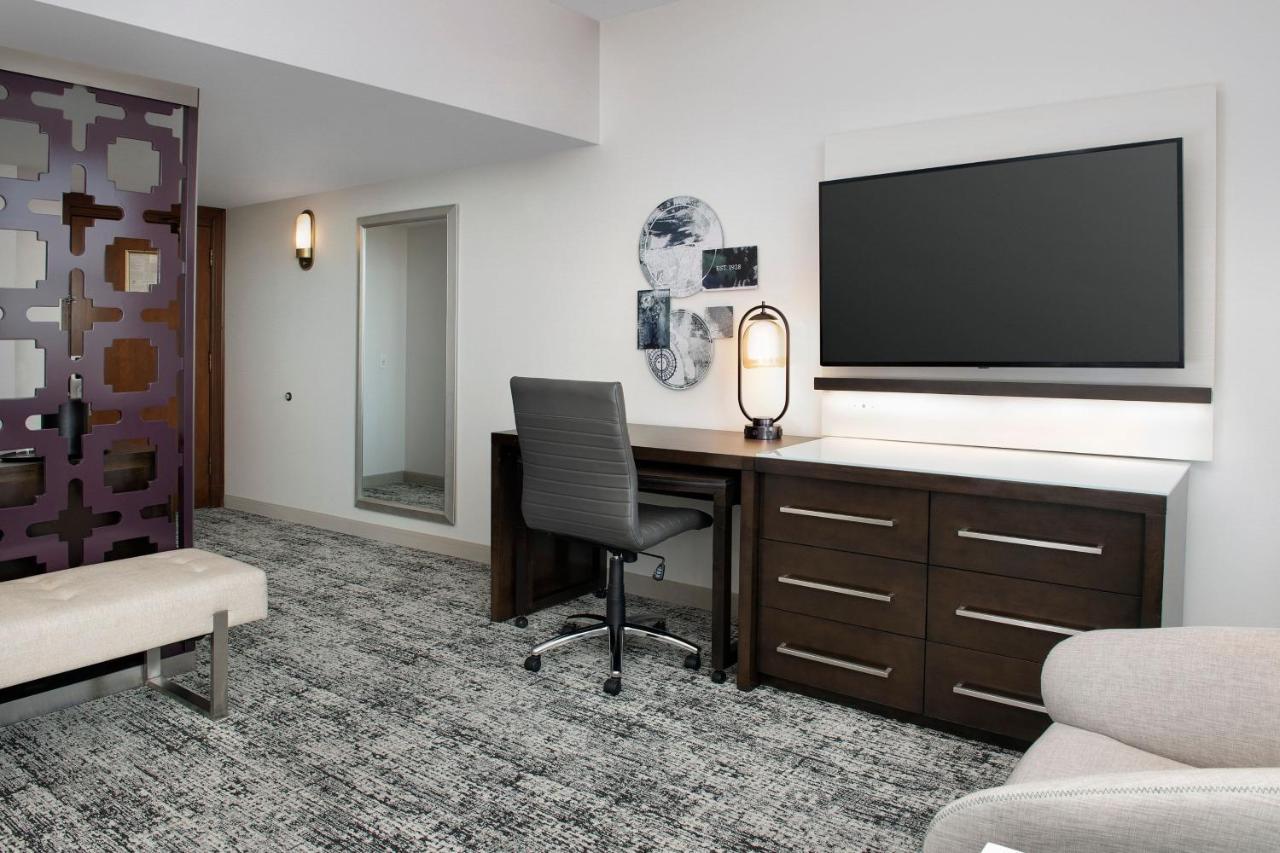 King Room Partial Bay View High Floor Sofa Bed